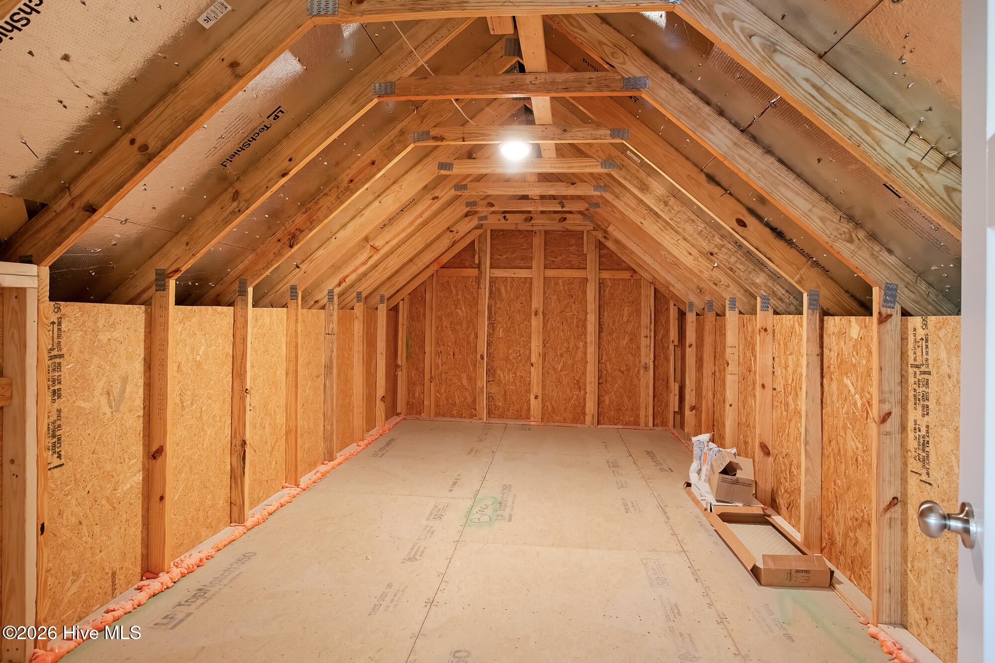 100559755 | Photo 30