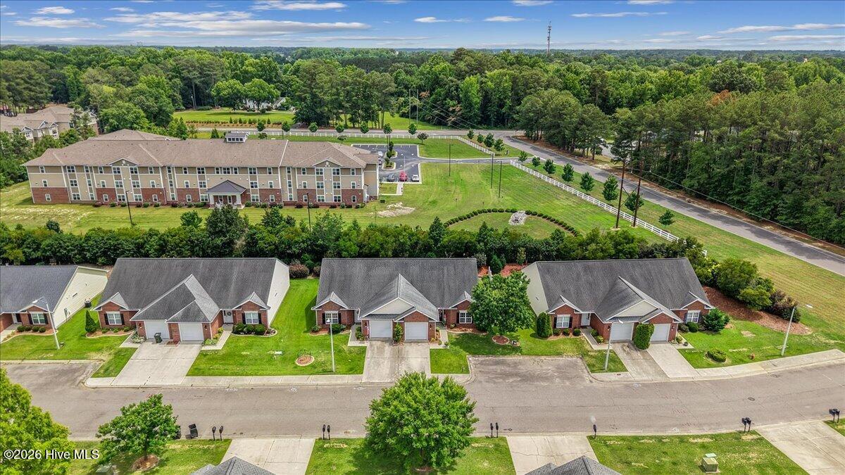 12-104 Oxford Dr-12