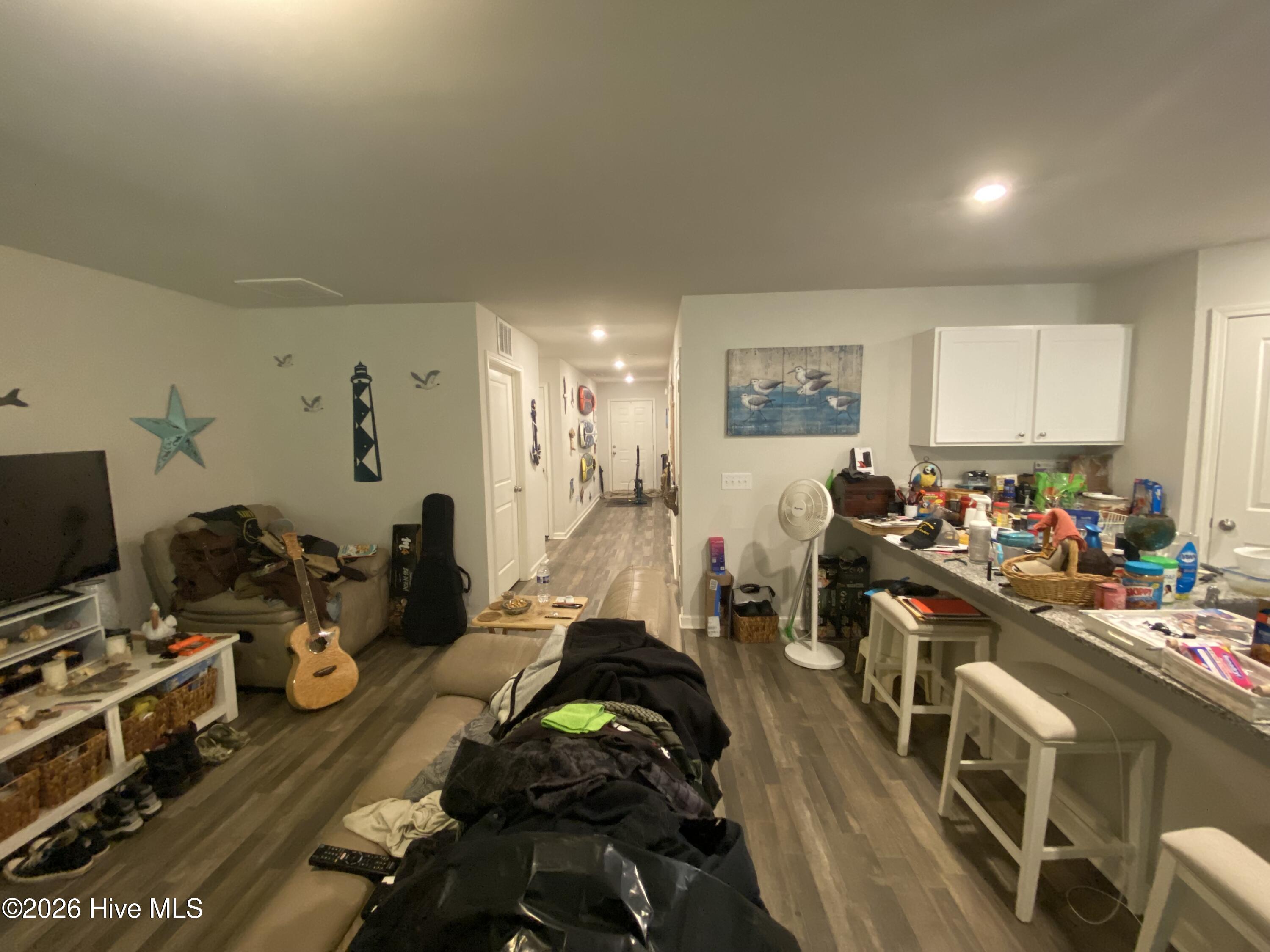 100566692 | Photo 51