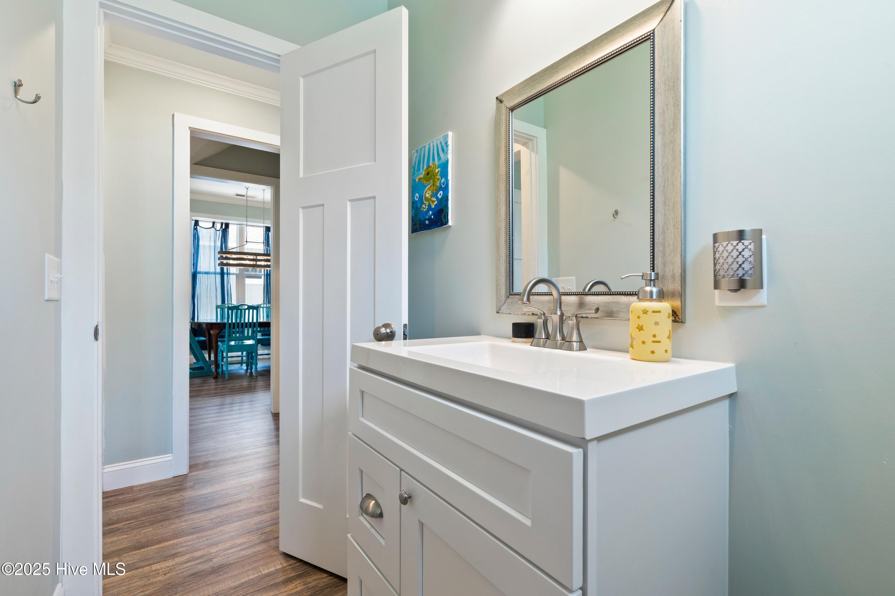 100567642 | Photo 30