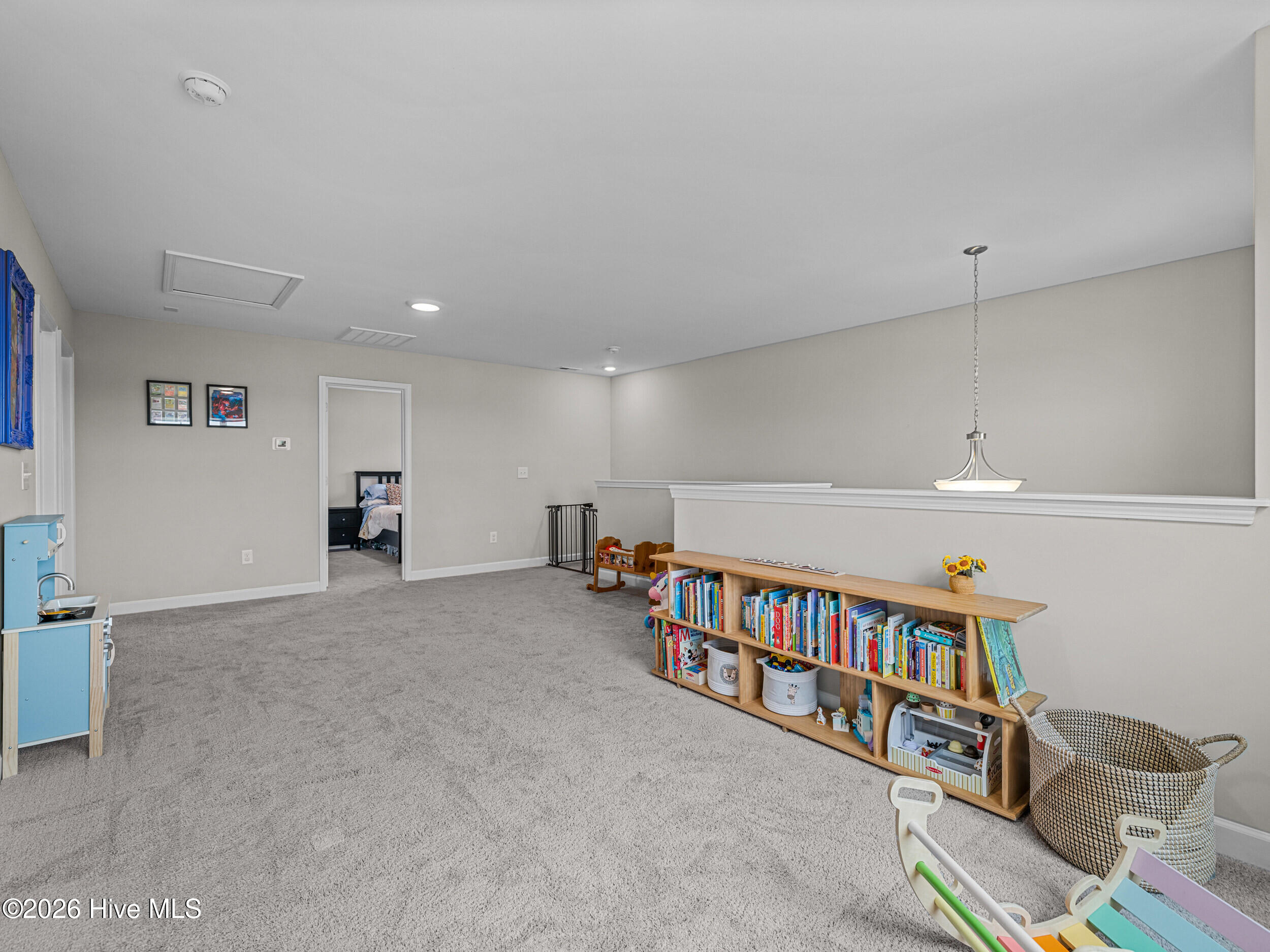 100558096 | Photo 45