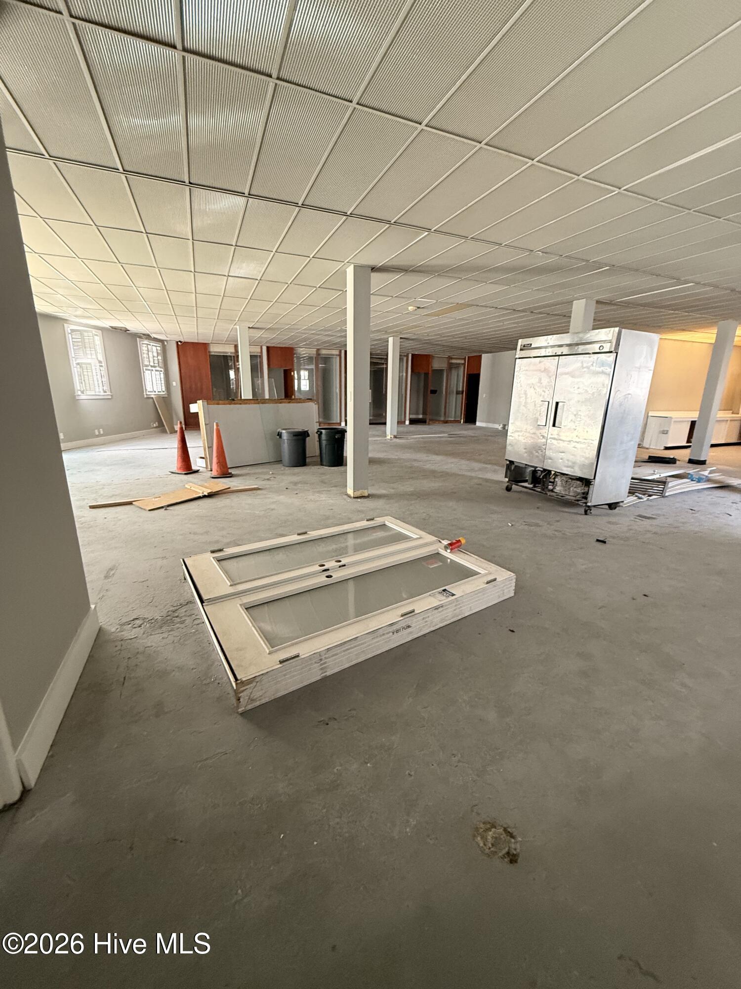 100561316 | Photo 10