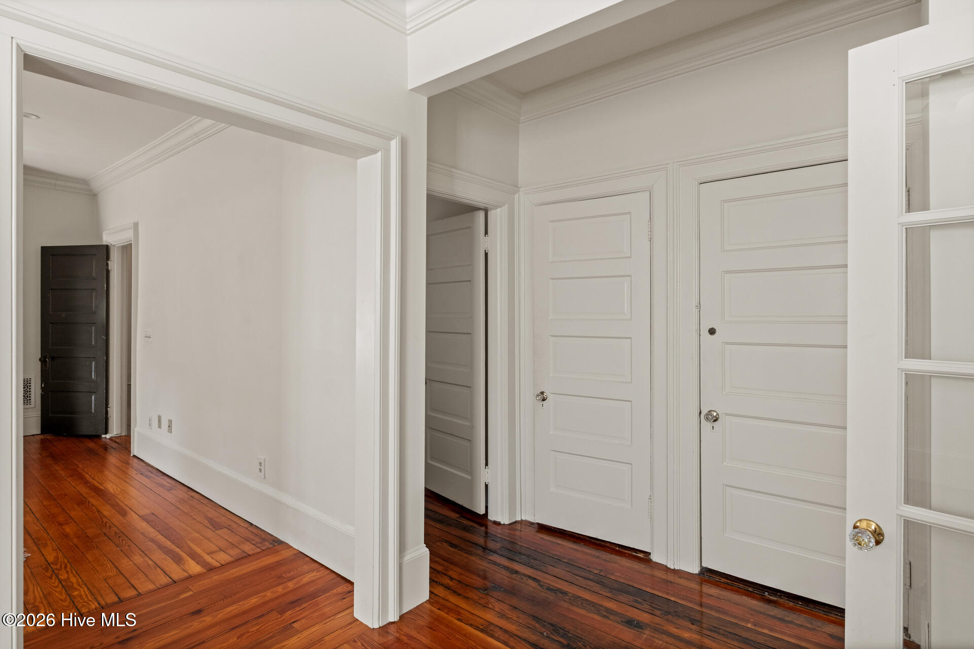 100556093 | Photo 29