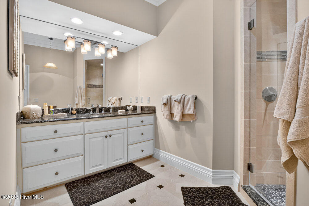 100544850 | Photo 58