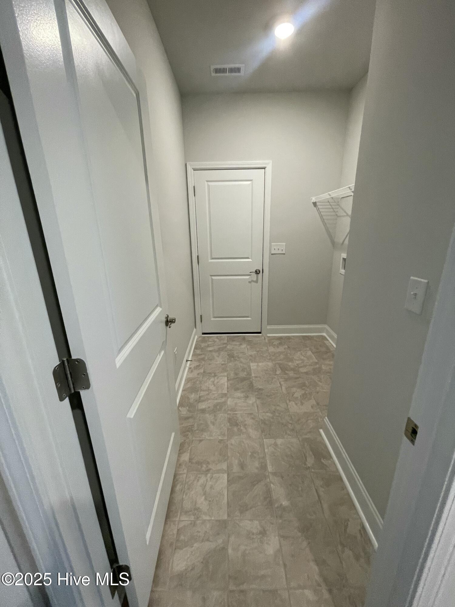 100522611 | Photo 31