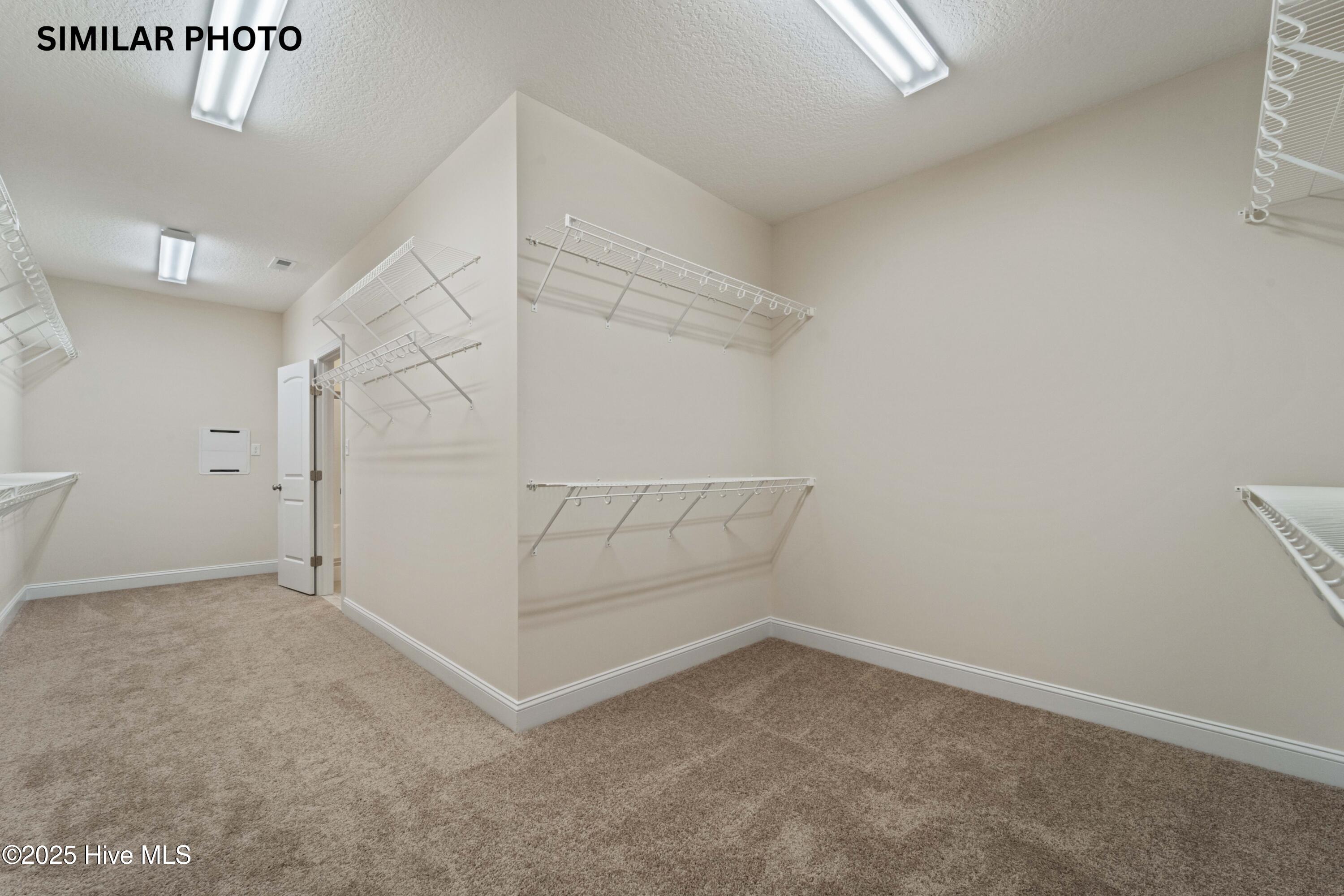 100543814 | Photo 27