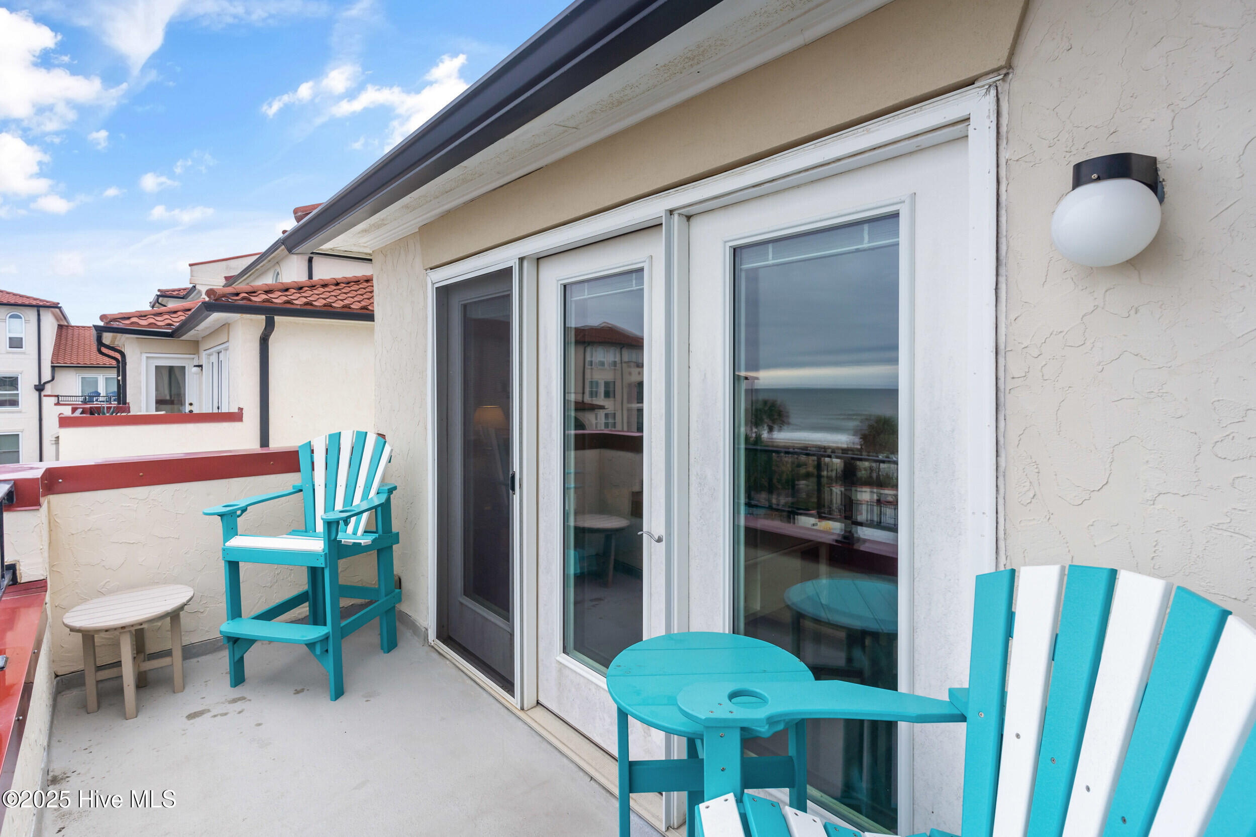 100483831 | Photo 21