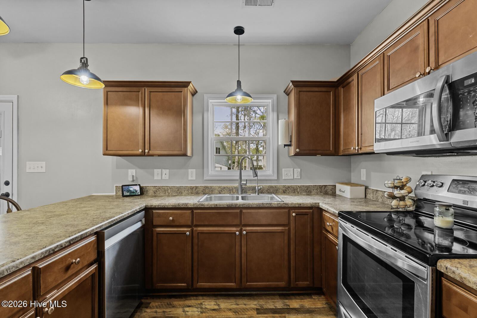 100563152 | Photo 11