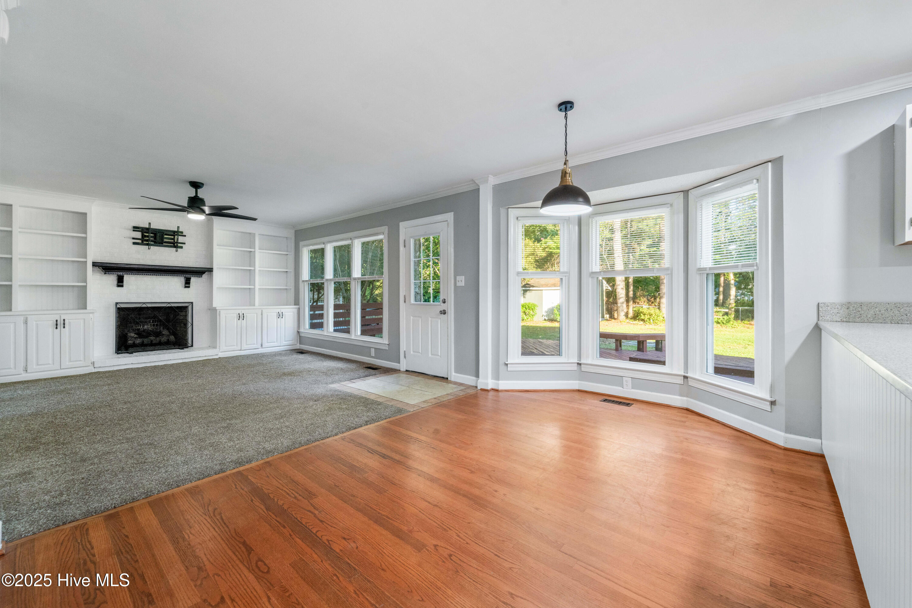 100527968 | Photo 69