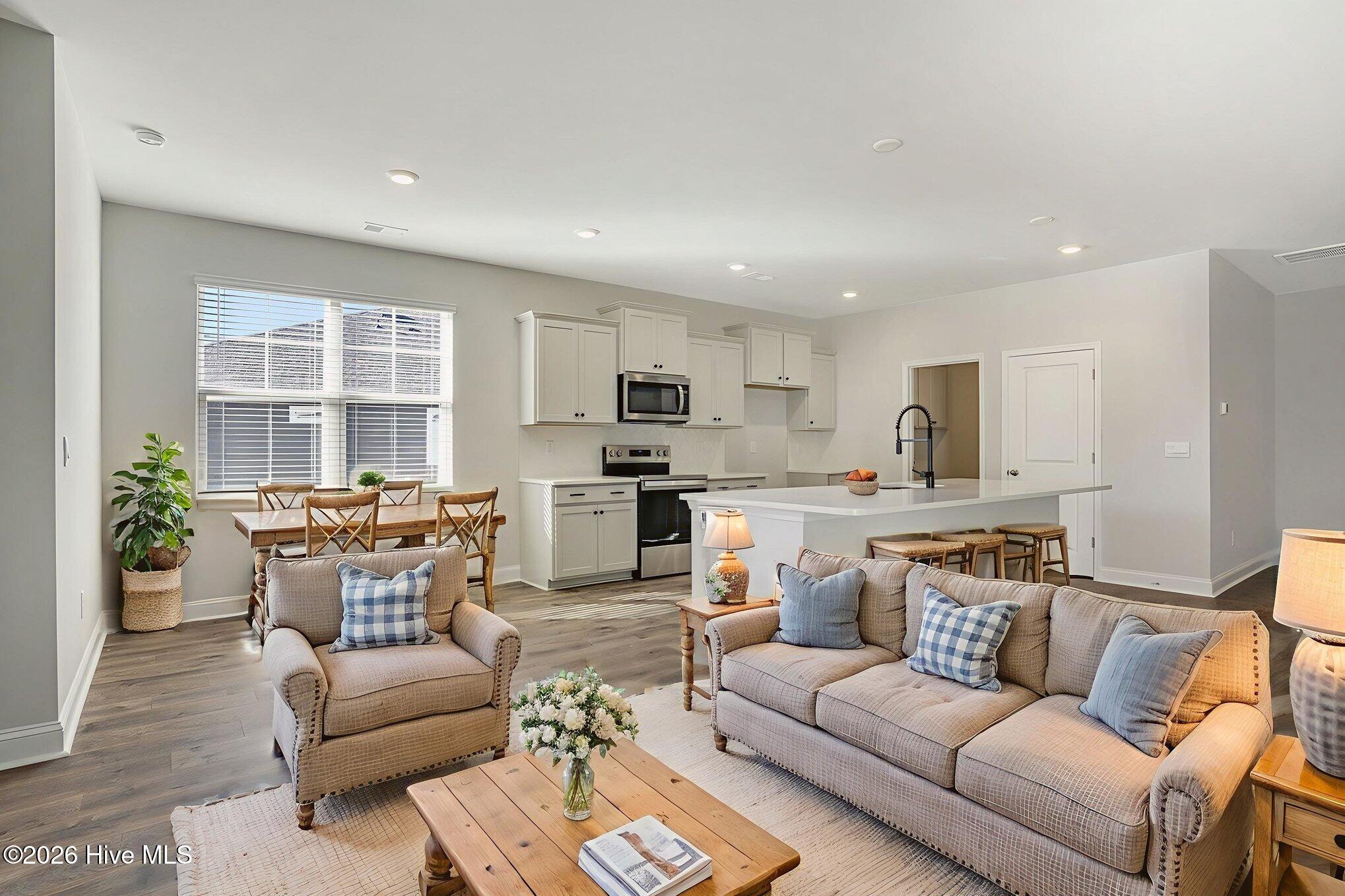 100556808 | Photo 10