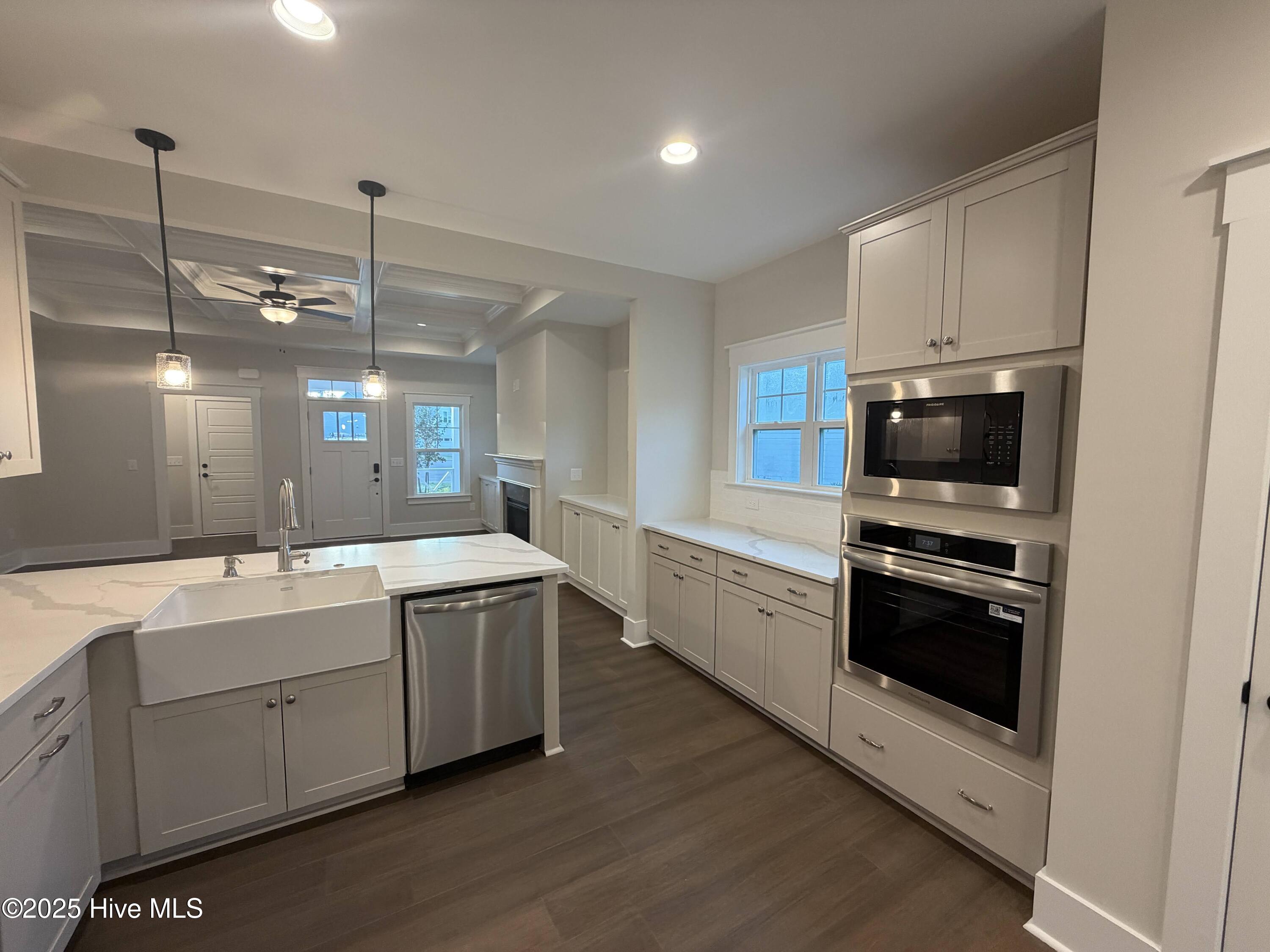 100521695 | Photo 10