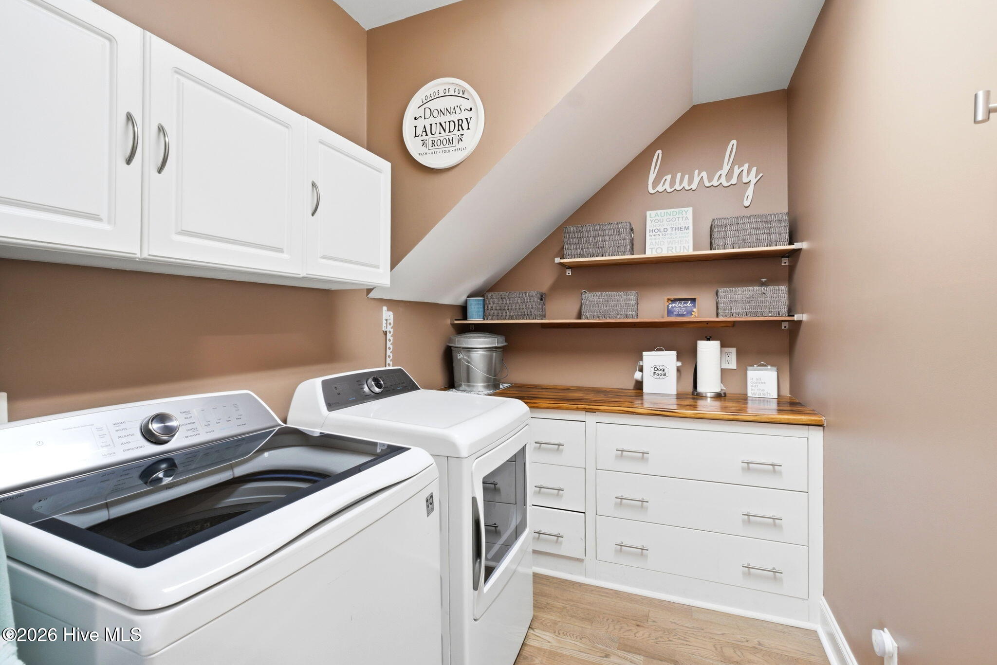 100556153 | Photo 40