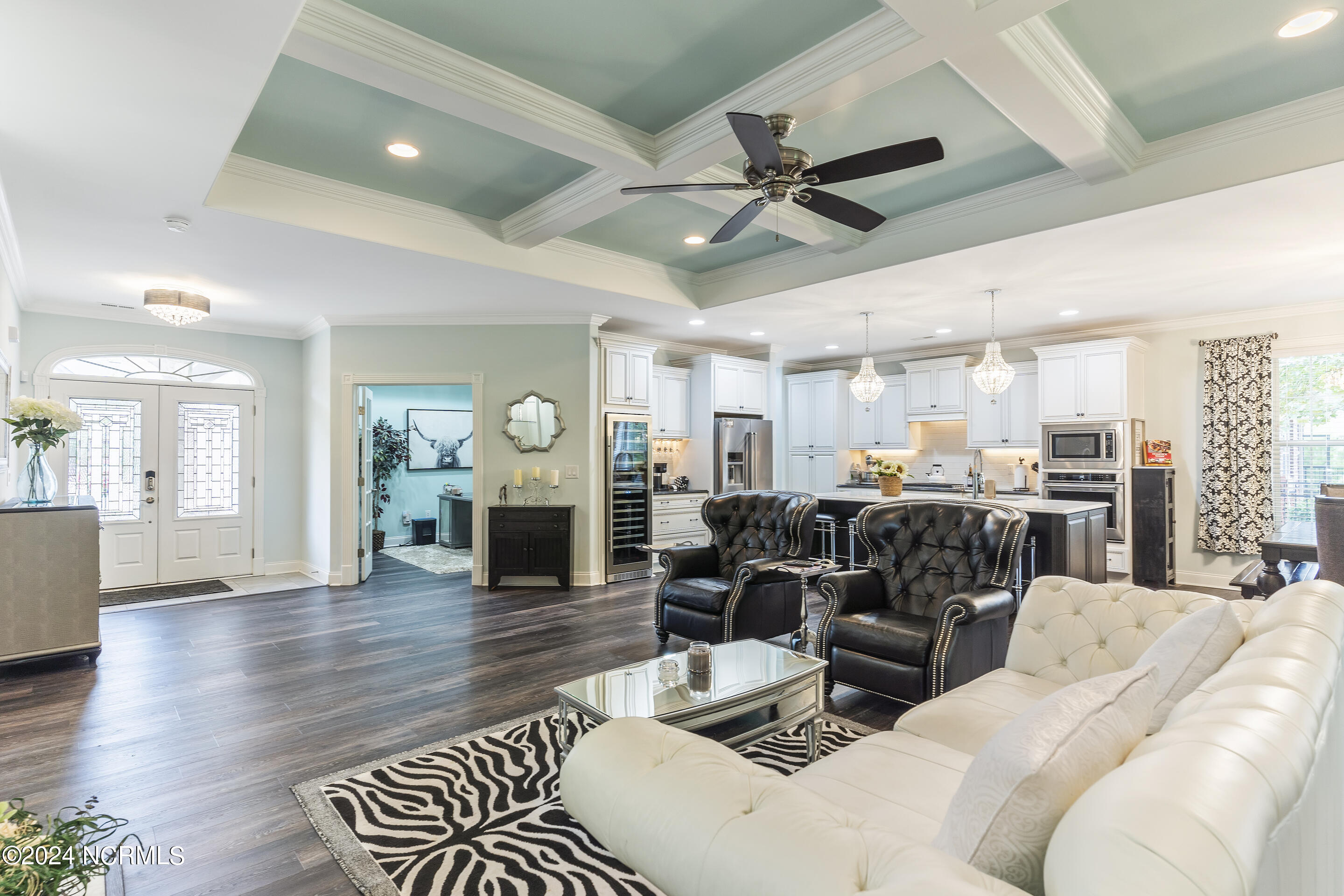 100554009 | Photo 10