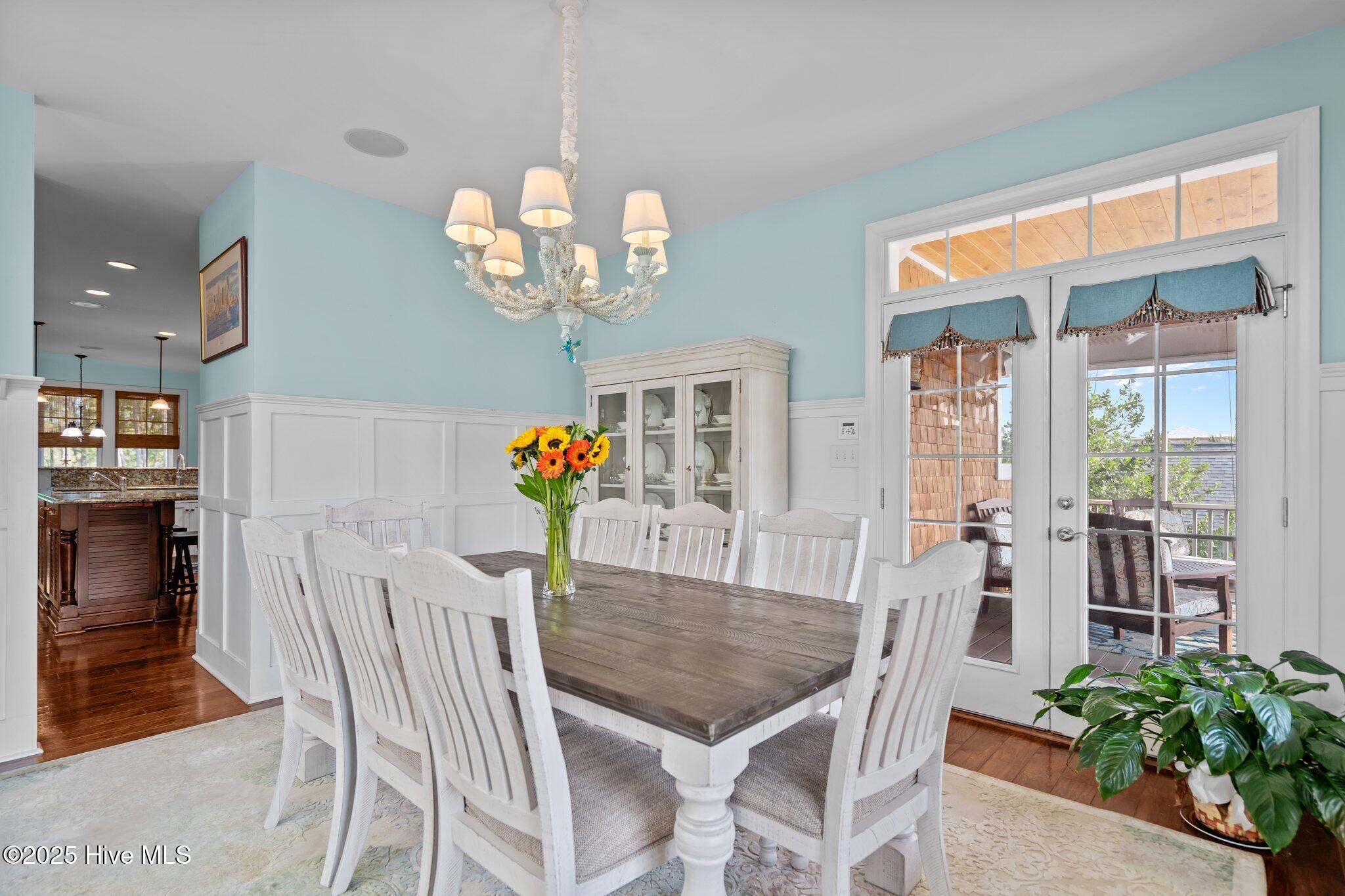 100513091 | Photo 23