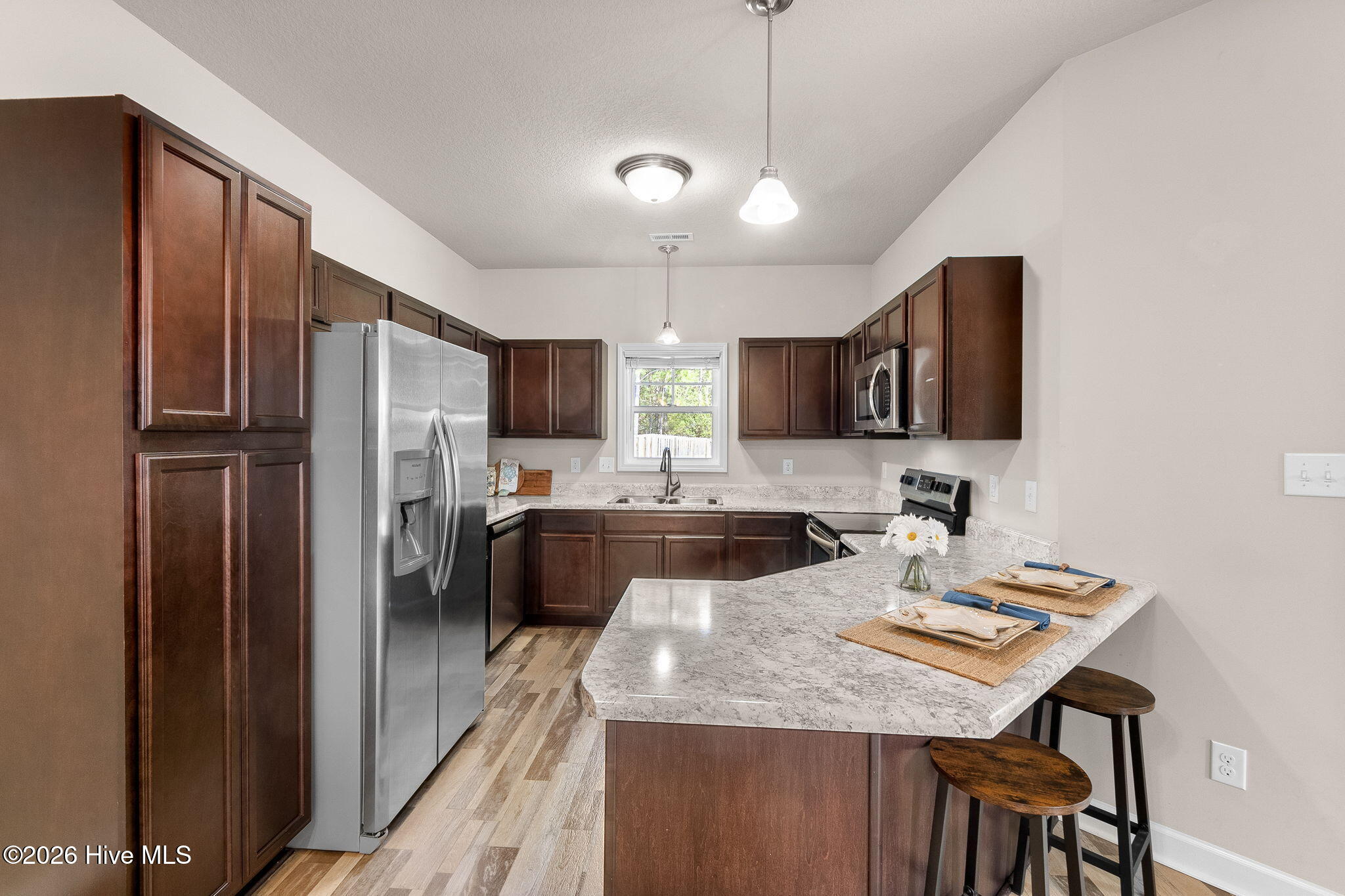 100558093 | Photo 12