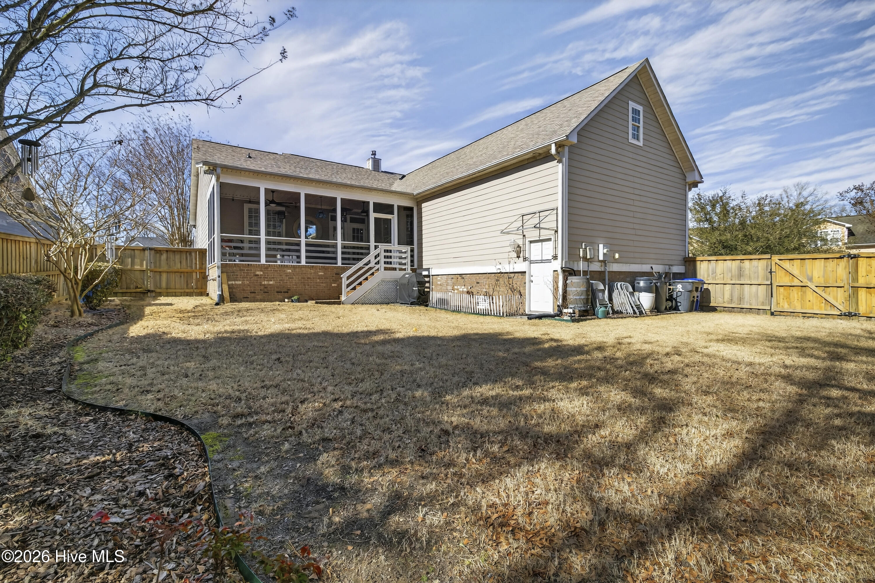 100564705 | Photo 44