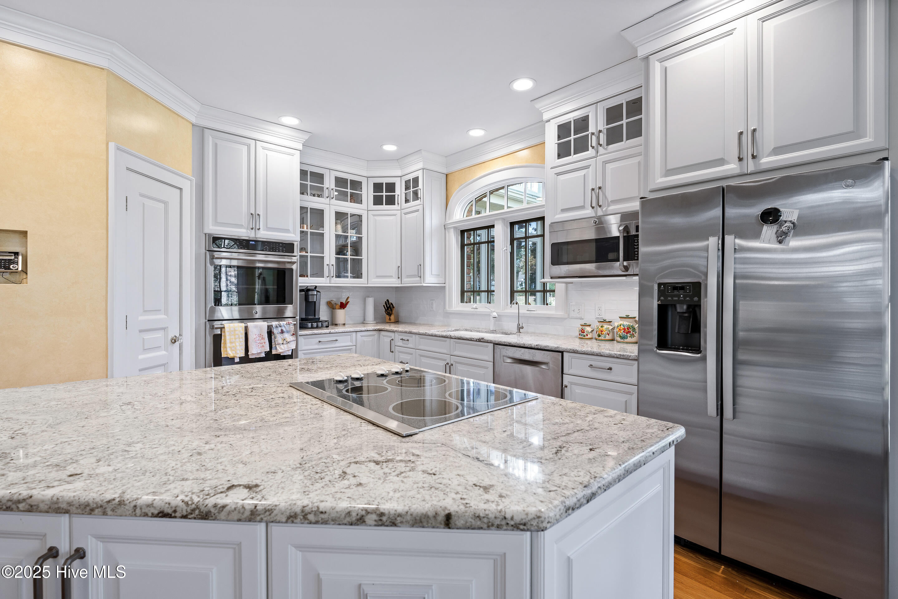 100547157 | Photo 15