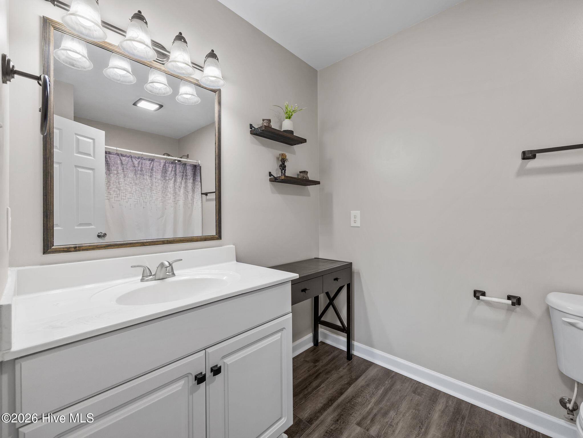 100567456 | Photo 30