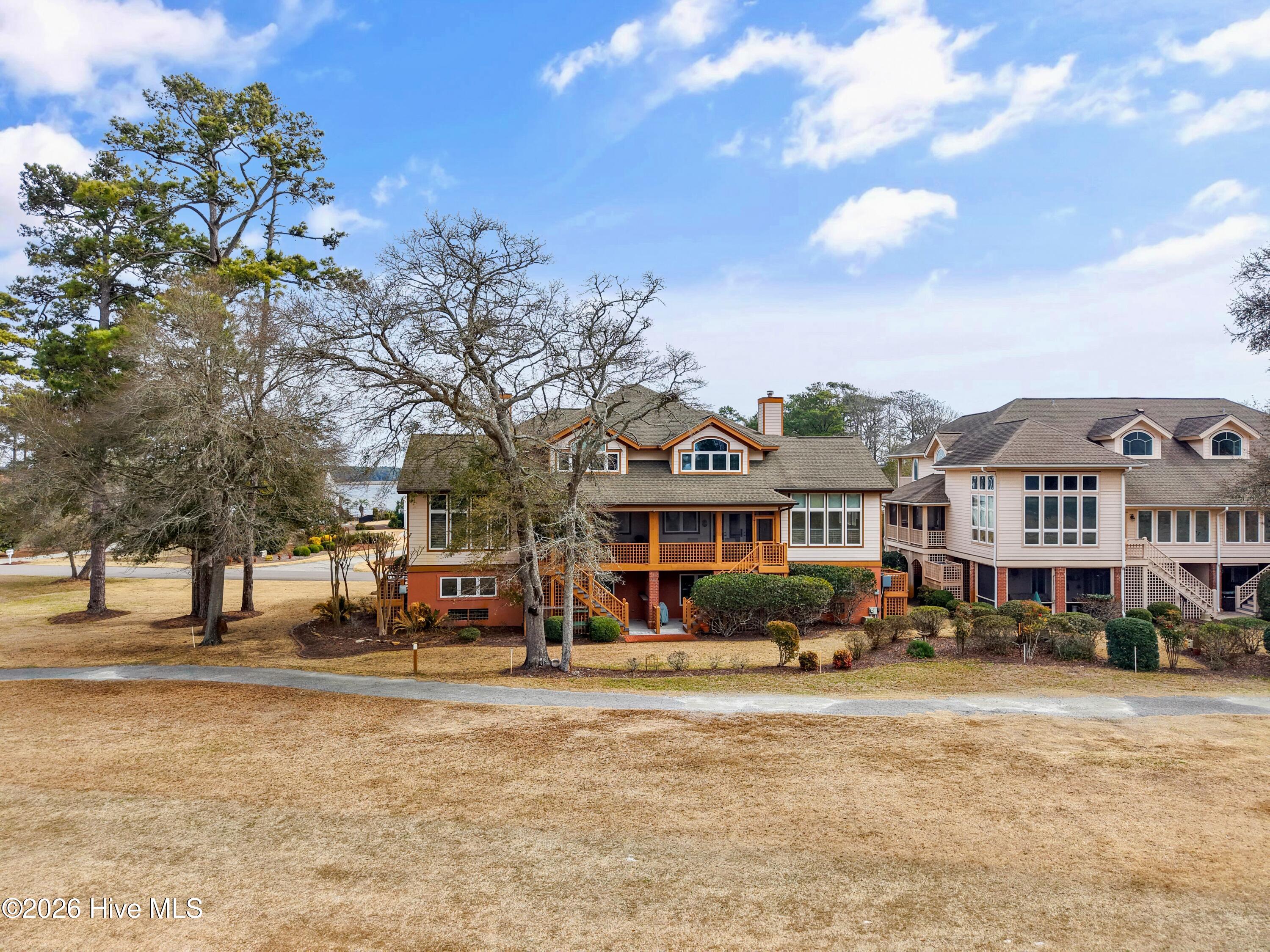 100557427 | Photo 85