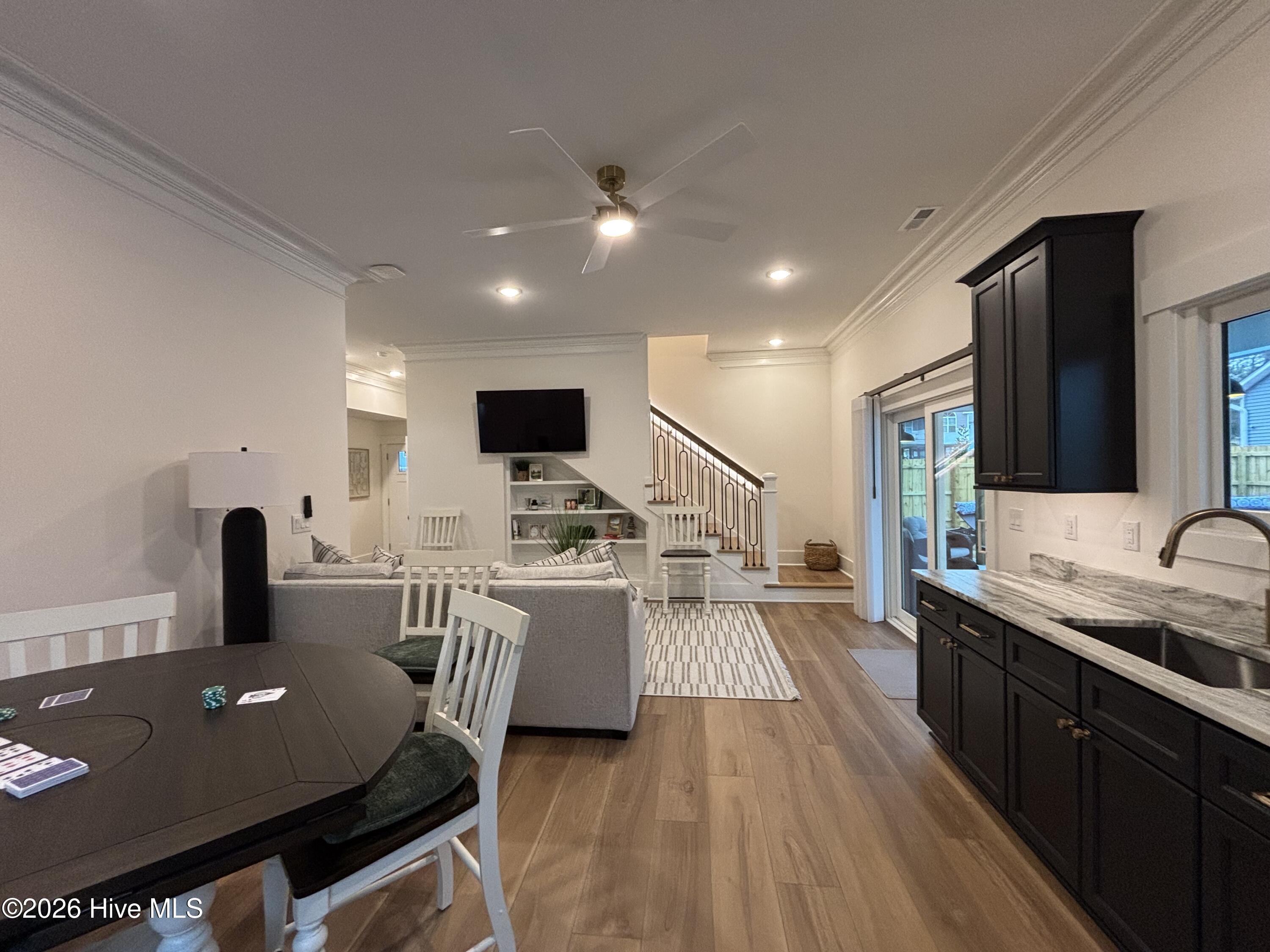 100516902 | Photo 114