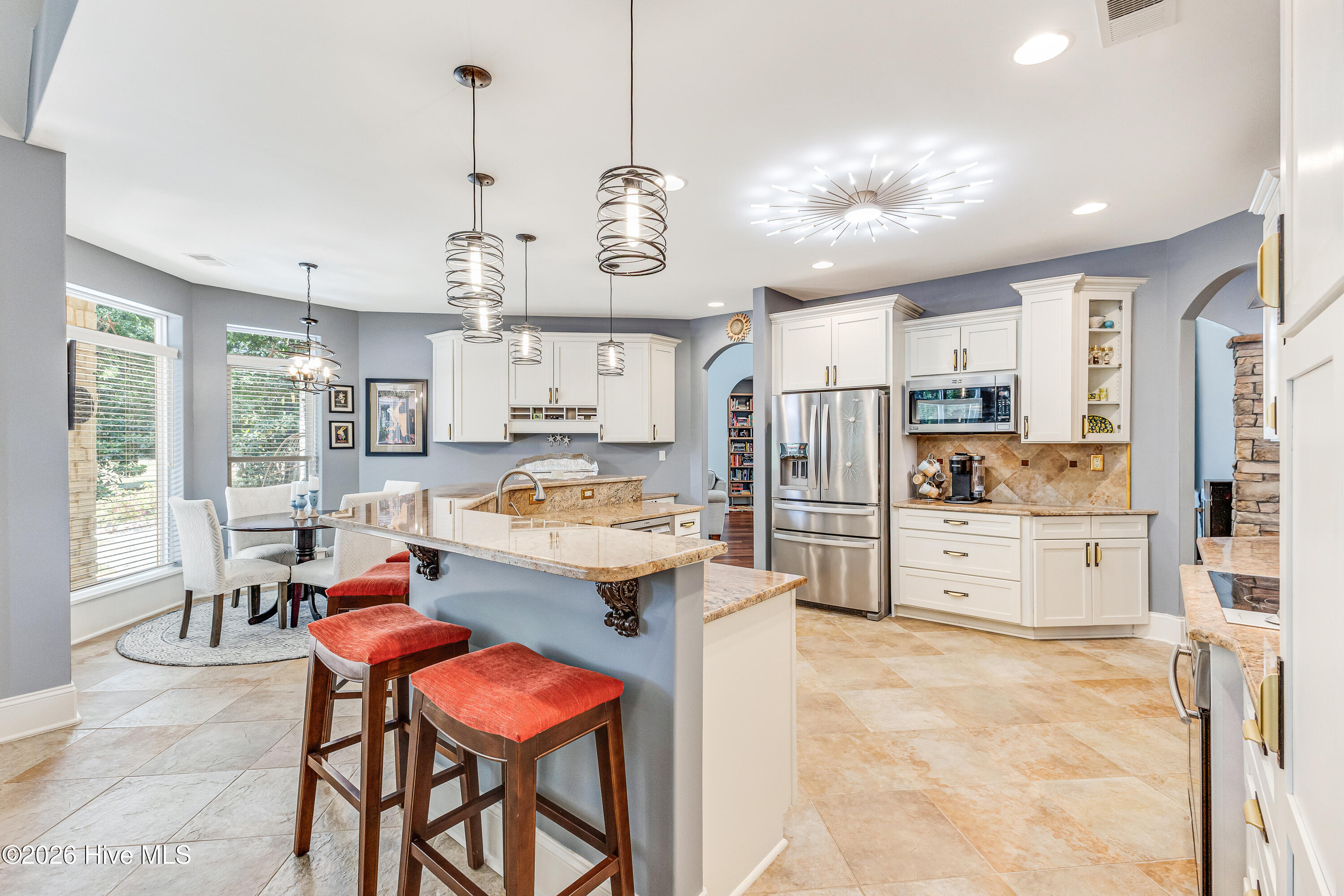 100570031 | Photo 21