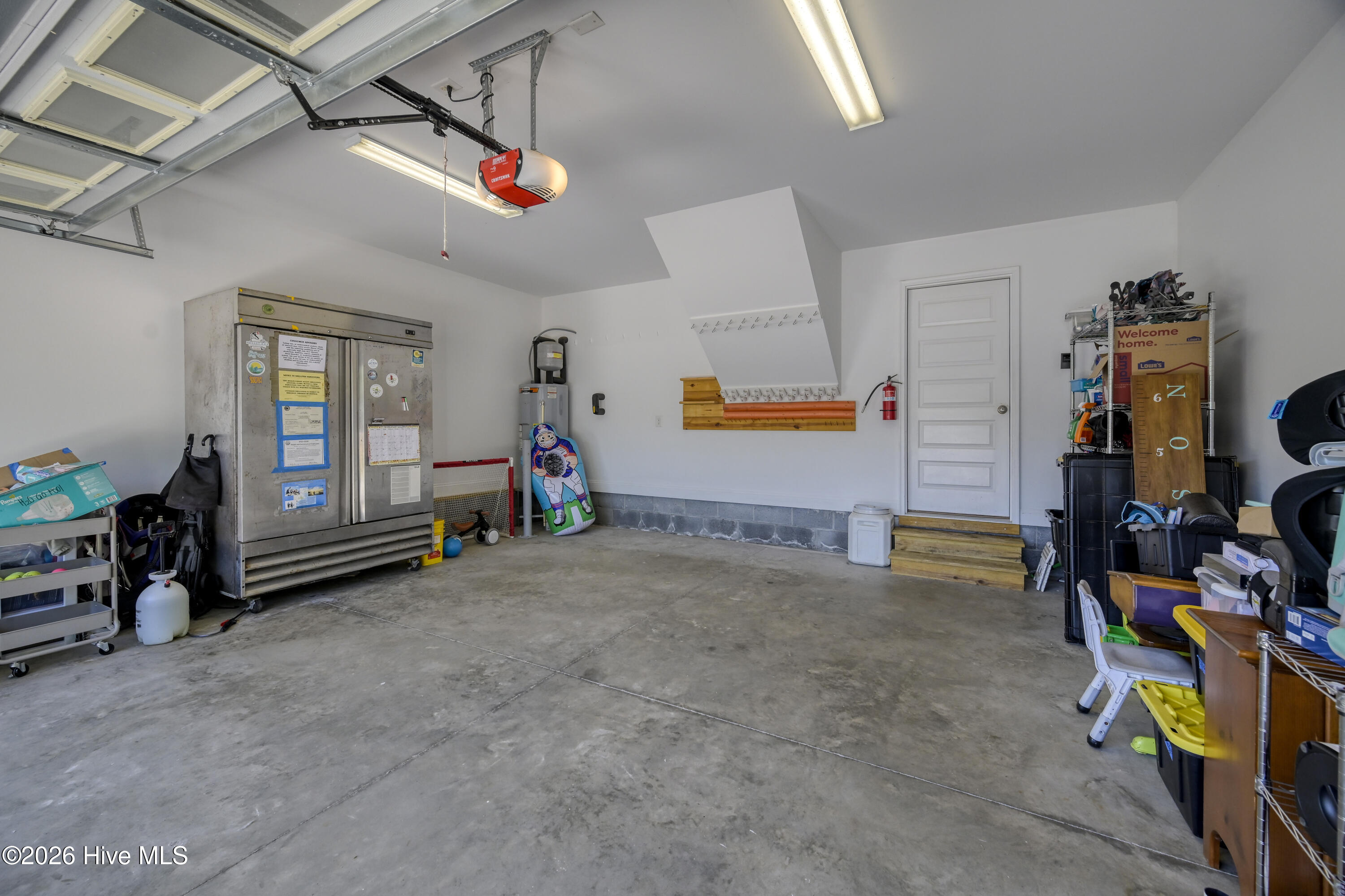 100569284 | Photo 33