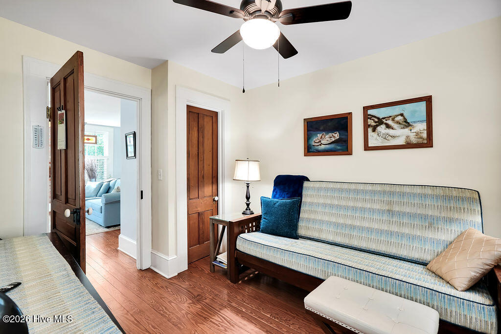 100563749 | Photo 27