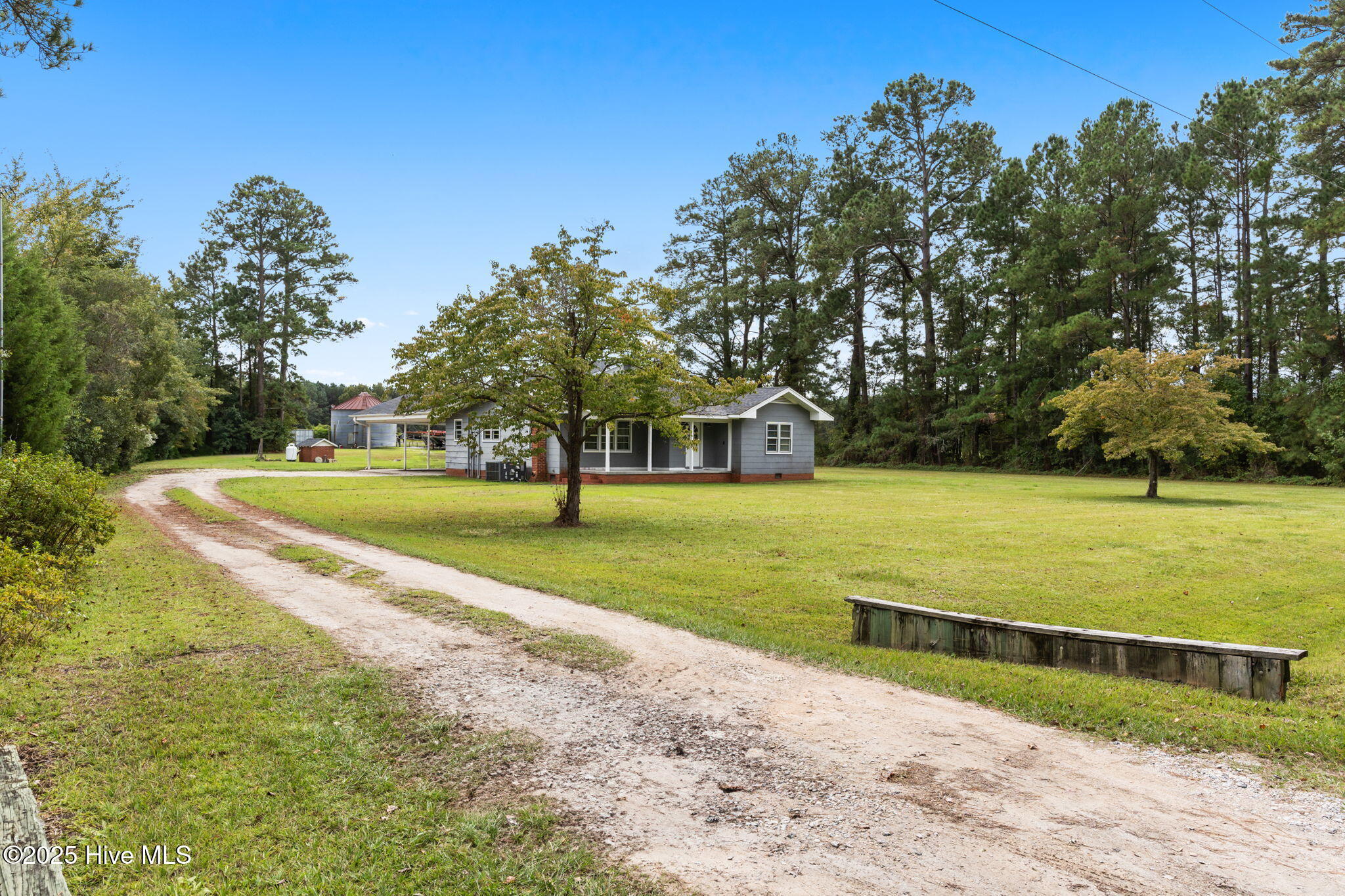 100536505 | Photo 32