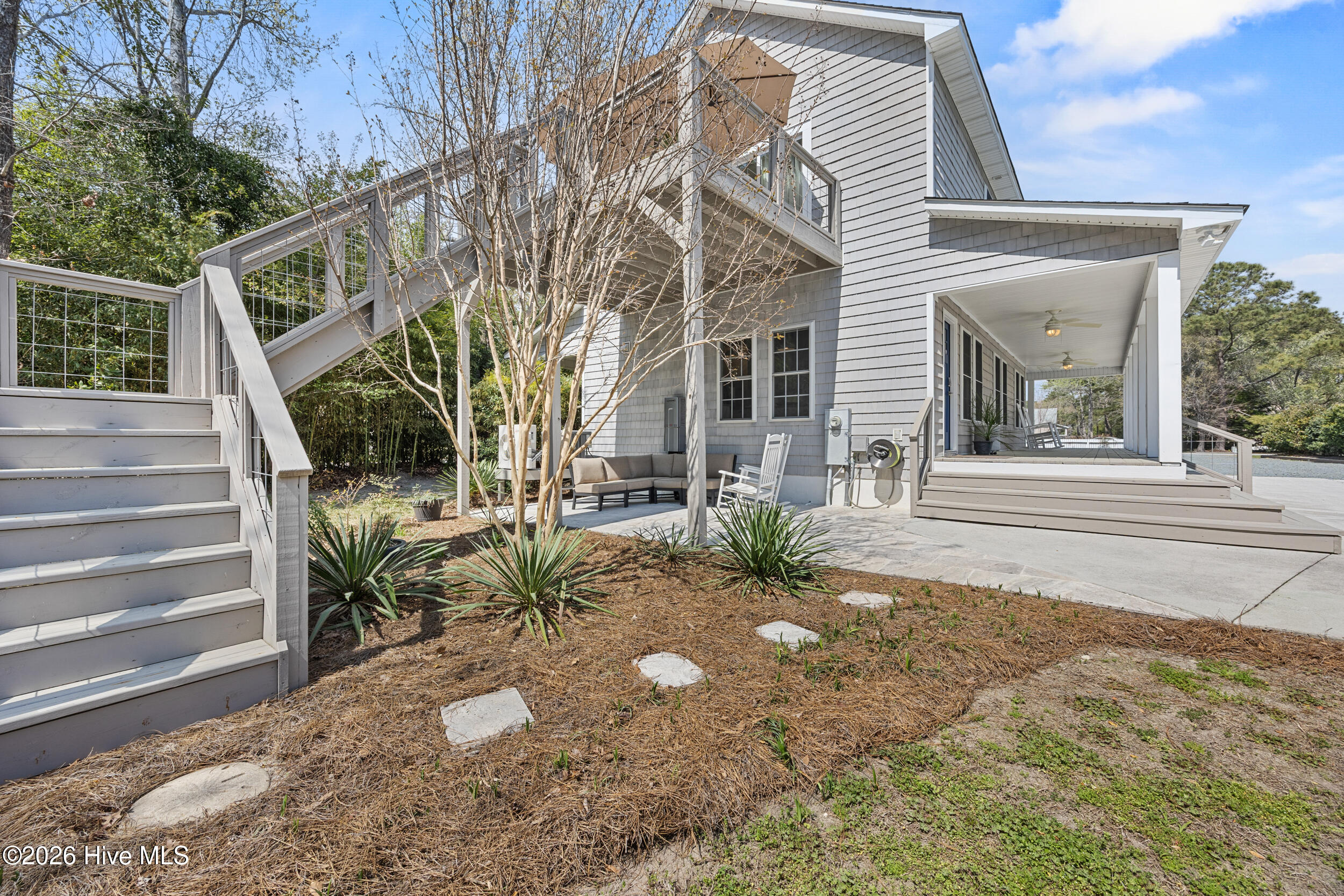 100562849 | Photo 45