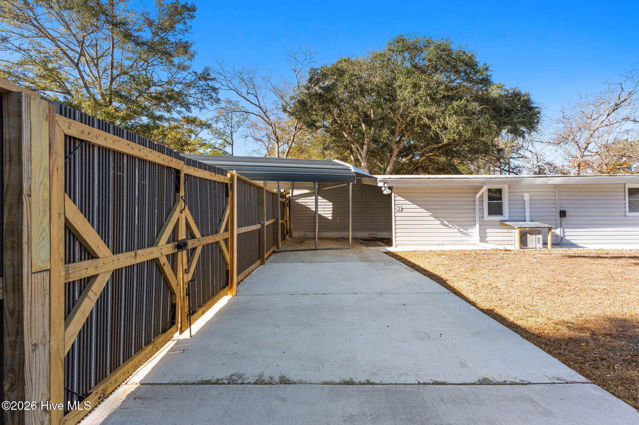 100547685 | Photo 41