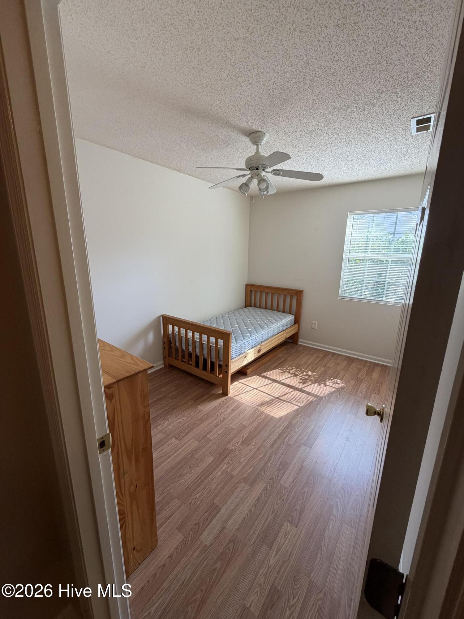 100561794 | Photo 11