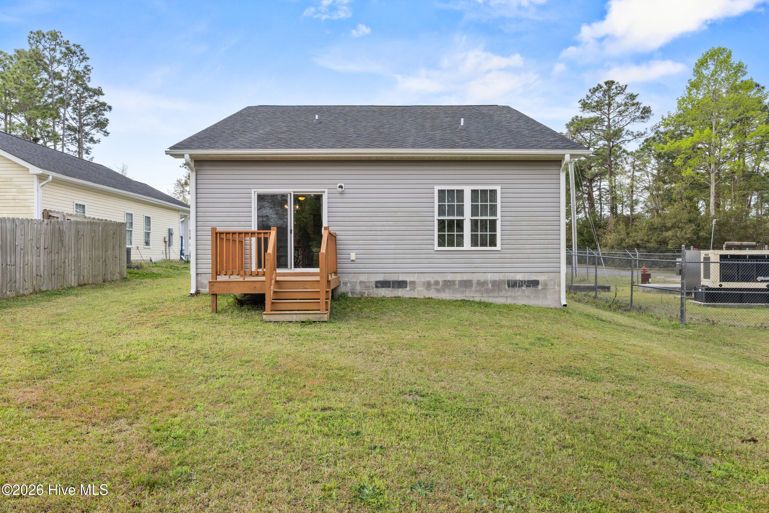 100564785 | Photo 27