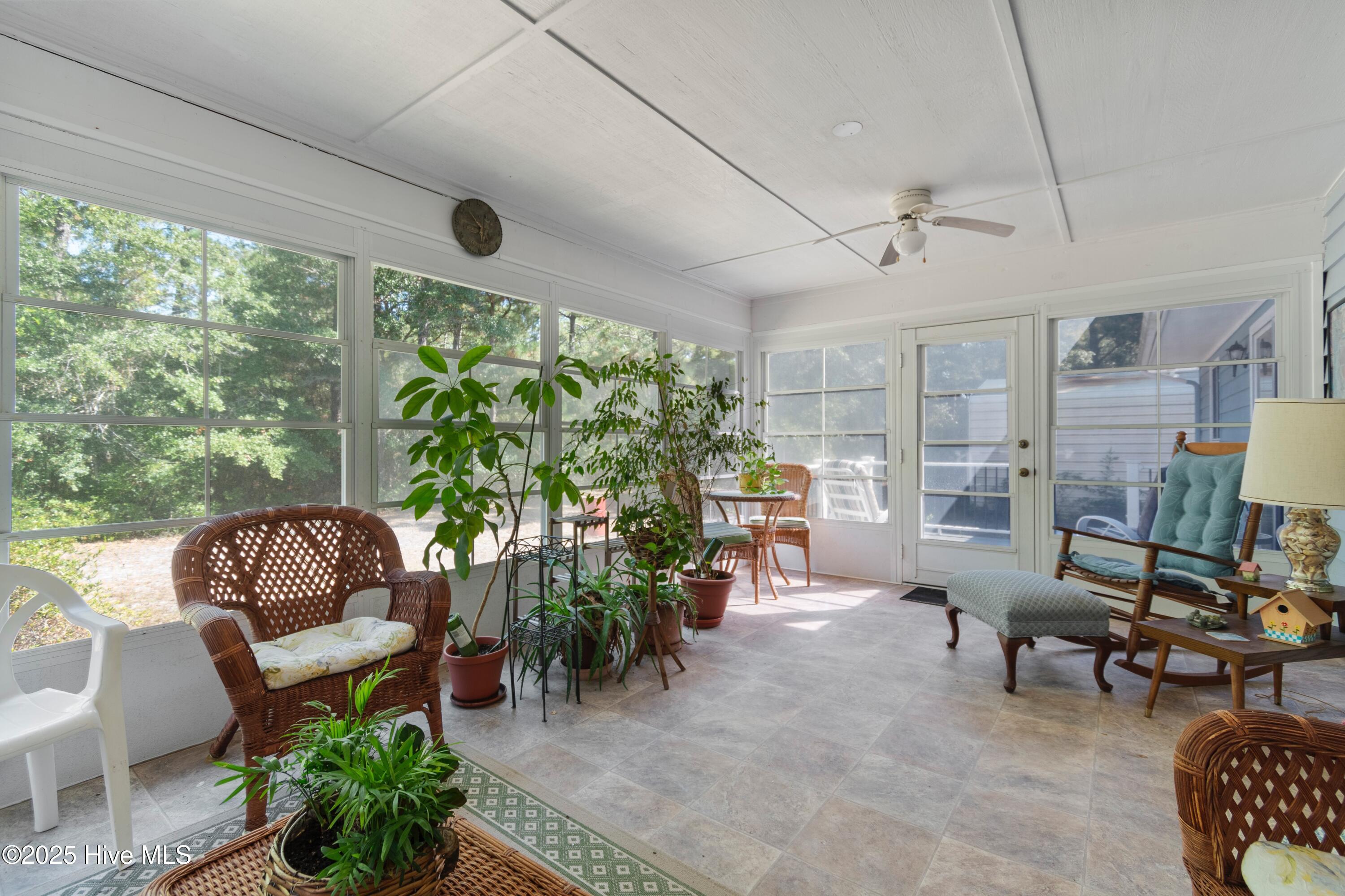 100533822 | Photo 41