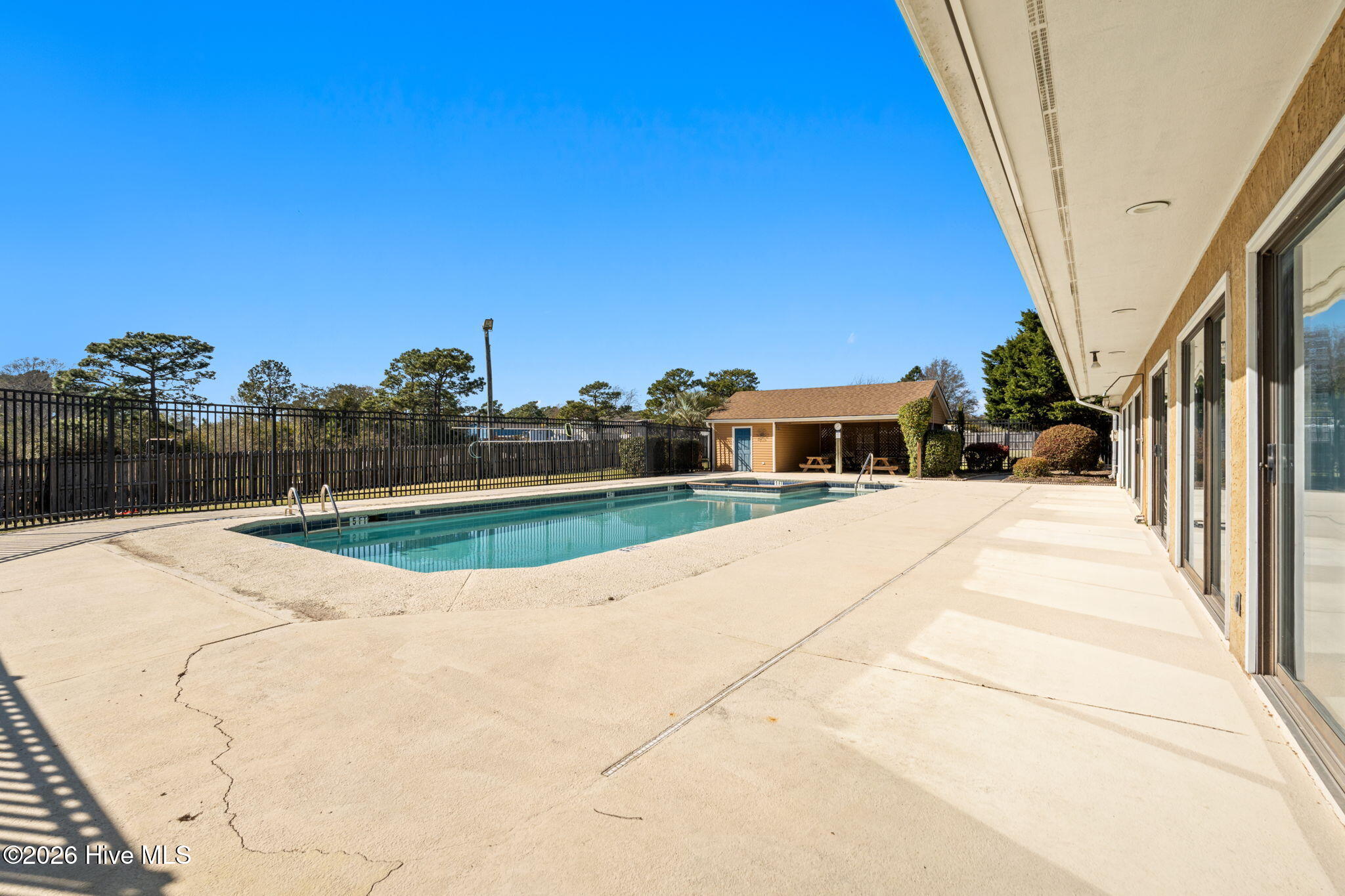 100562881 | Photo 49