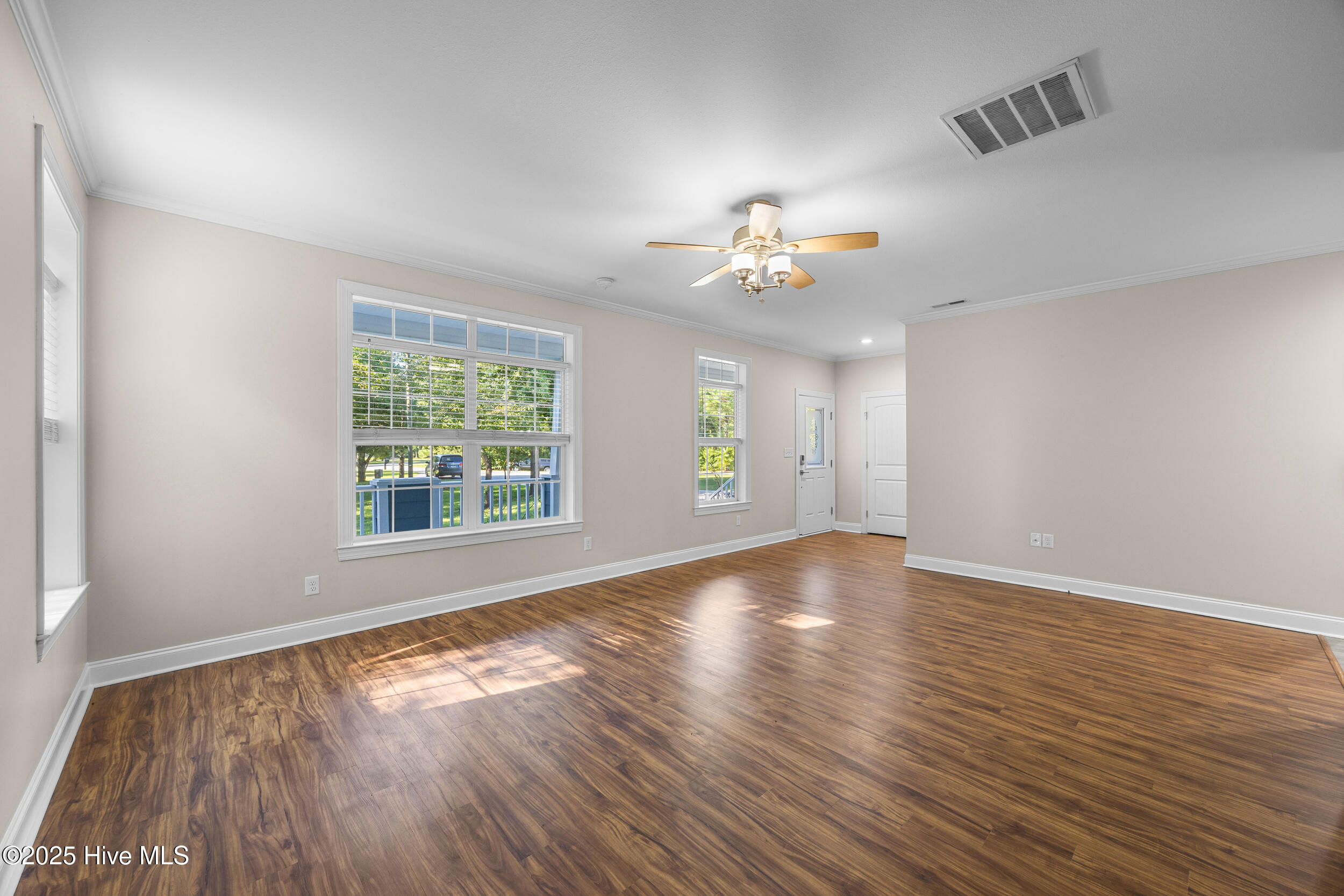 100528146 | Photo 10