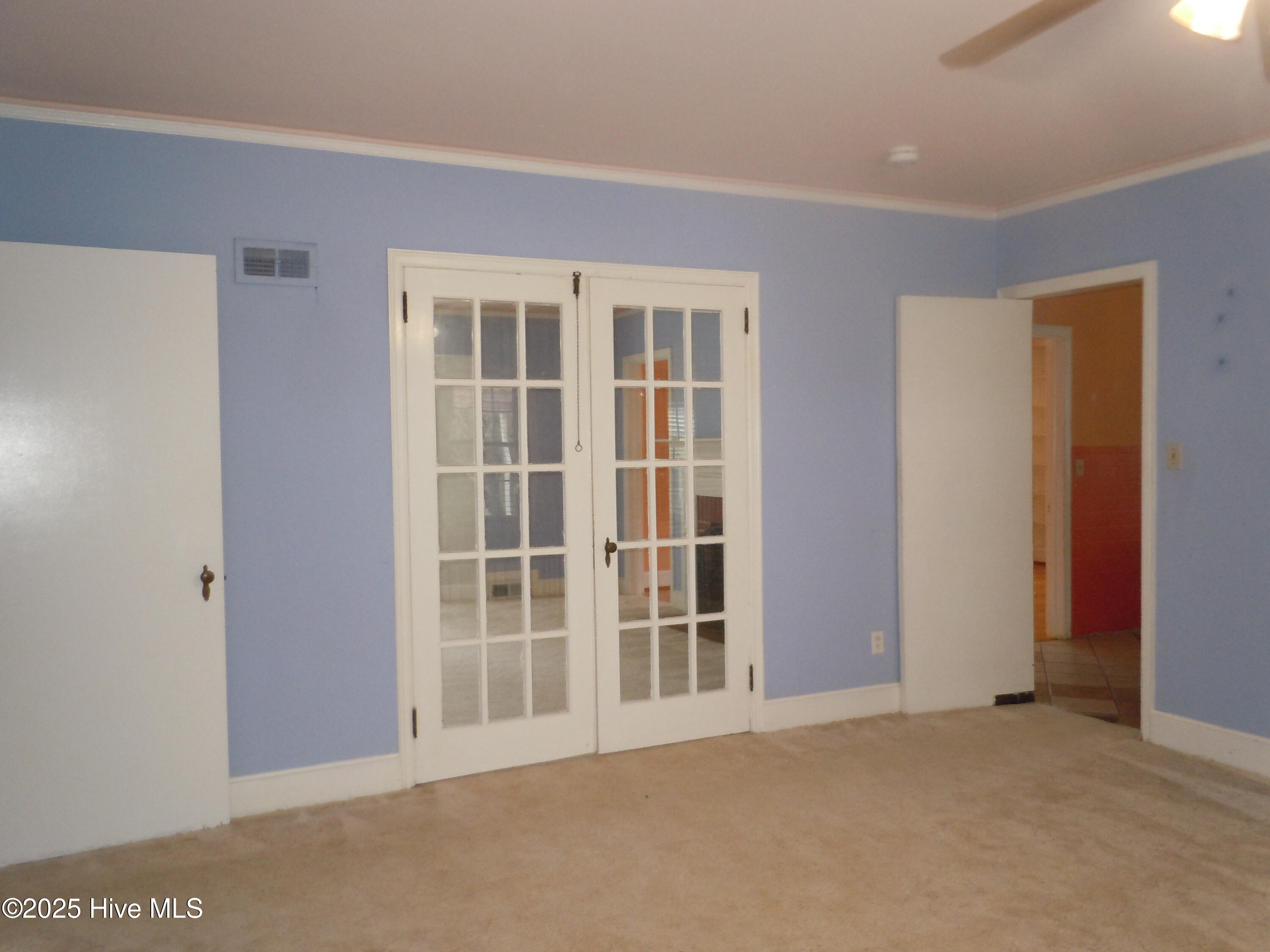 100536293 | Photo 18