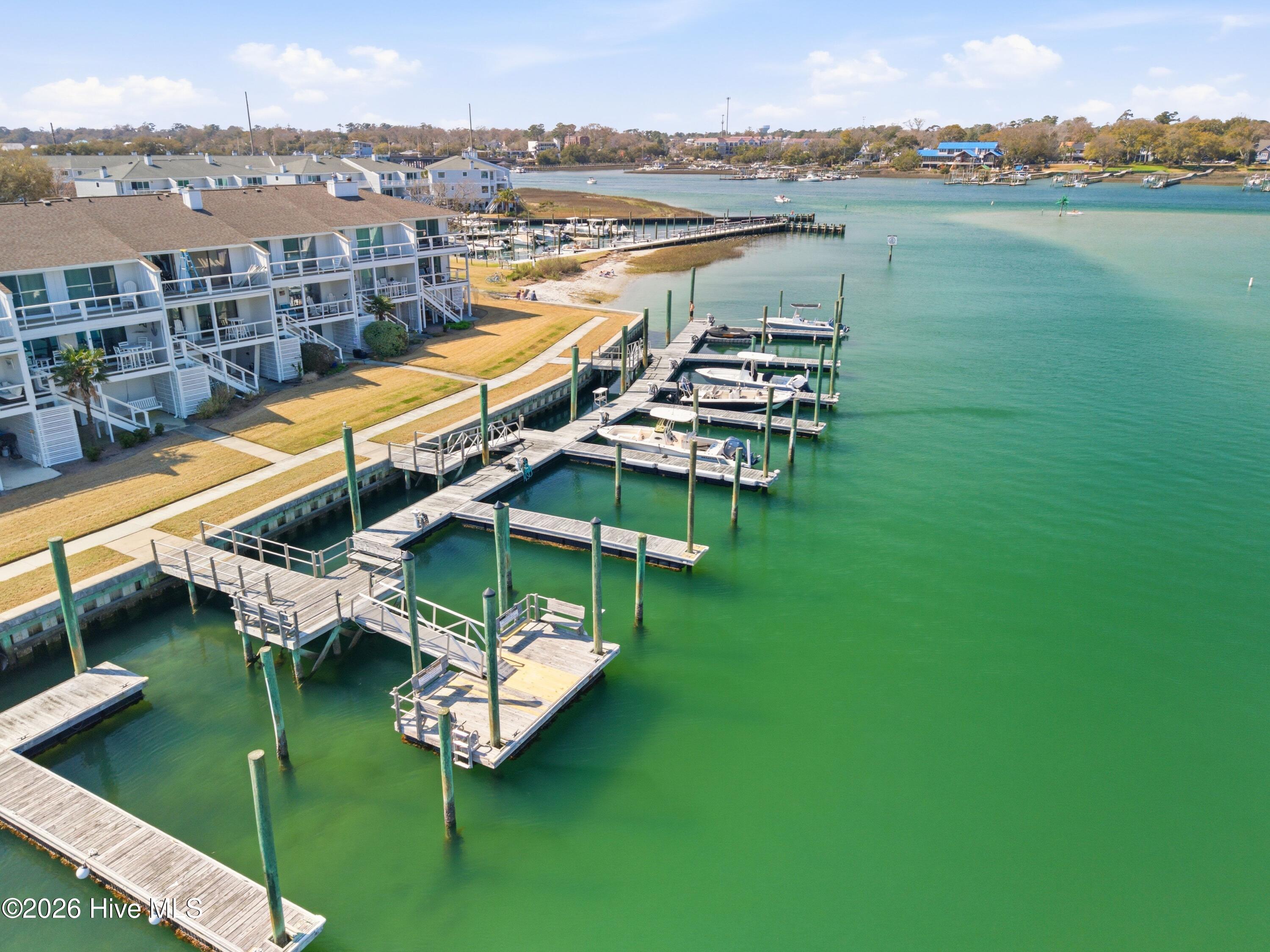 100559841 | Photo 36