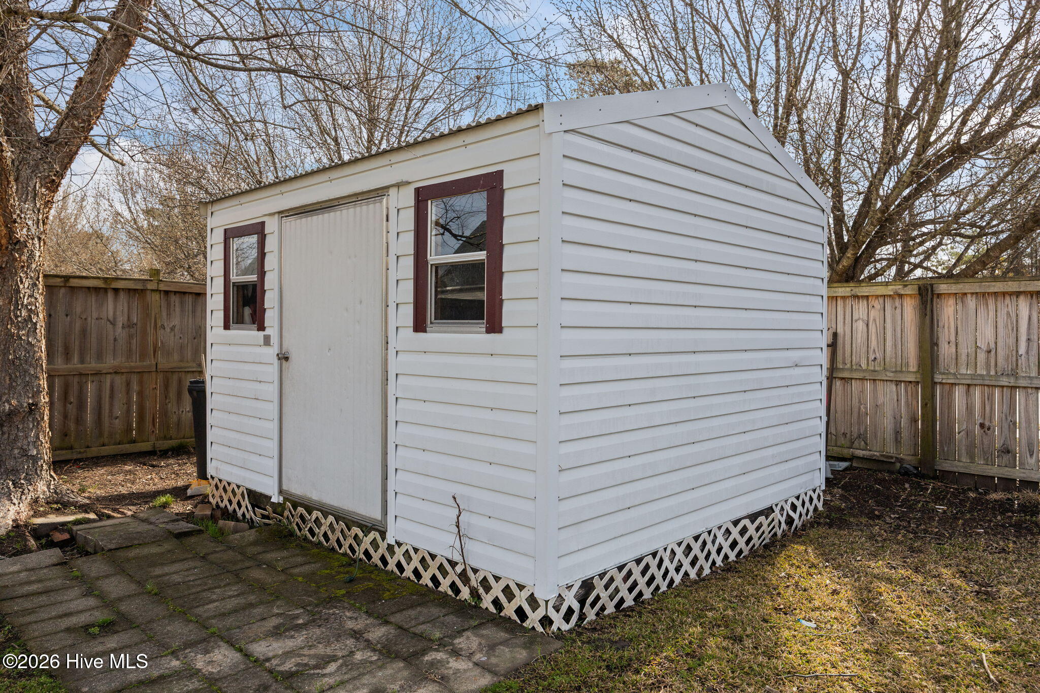 100558634 | Photo 40