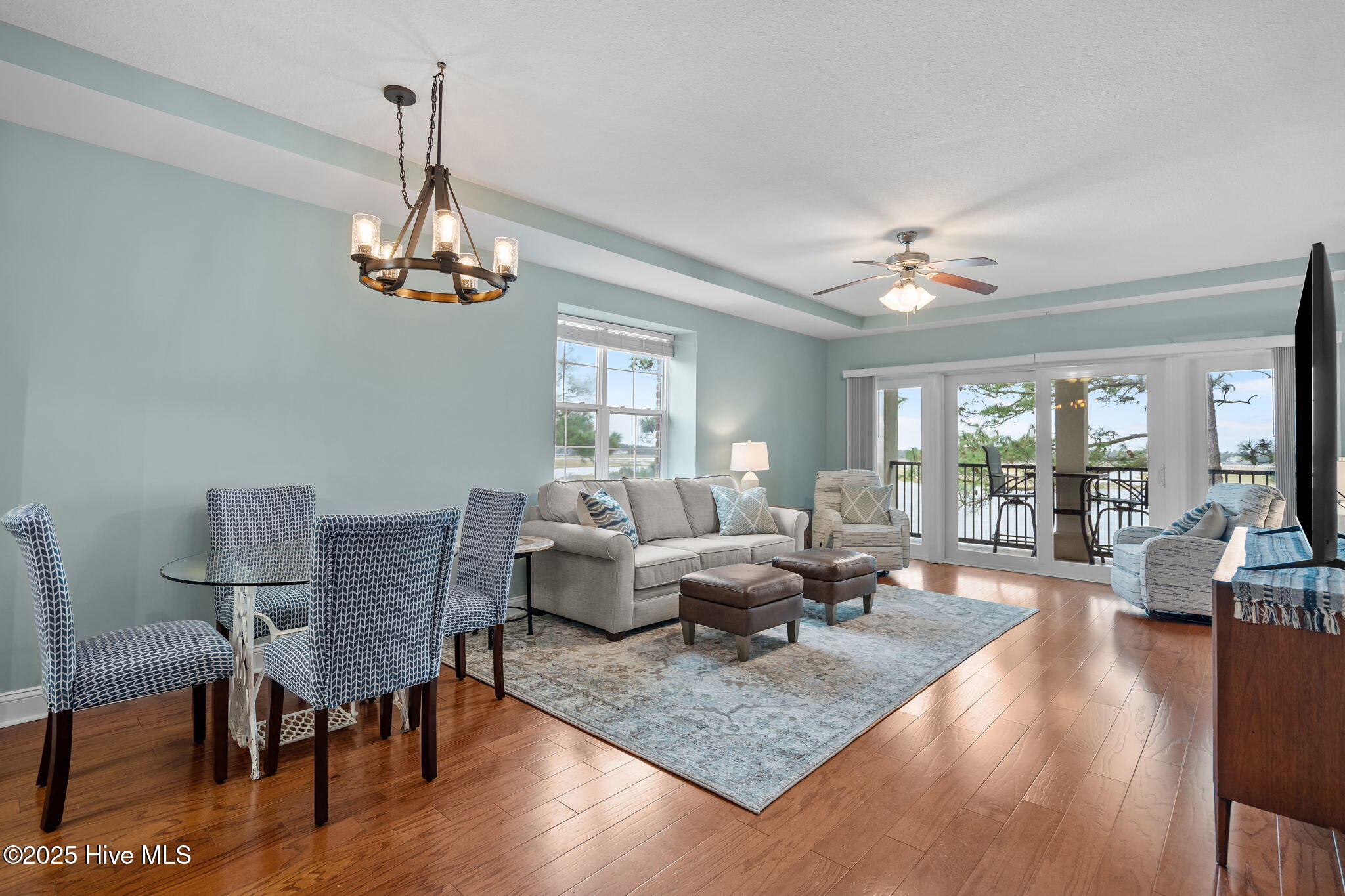 100535787 | Photo 13