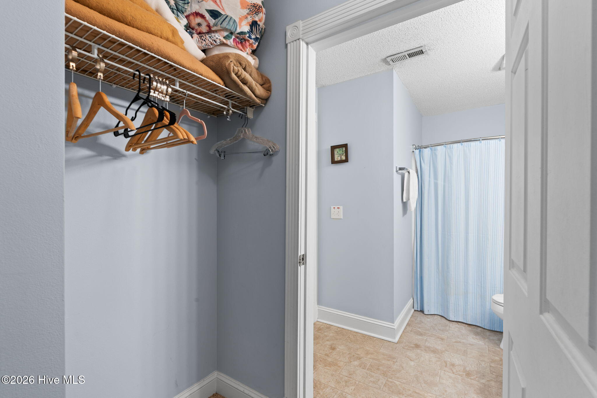 100562565 | Photo 27