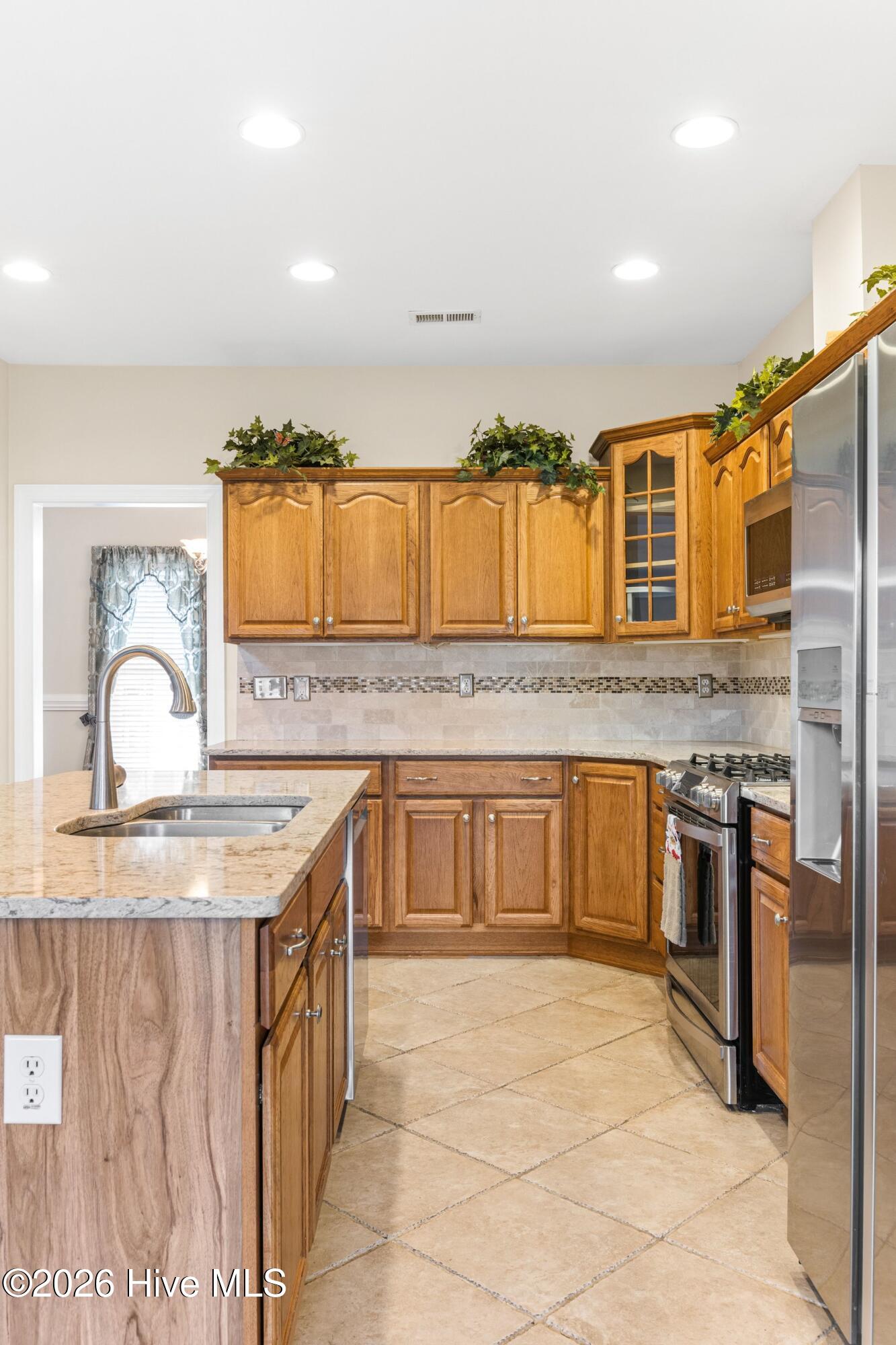 100547238 | Photo 11