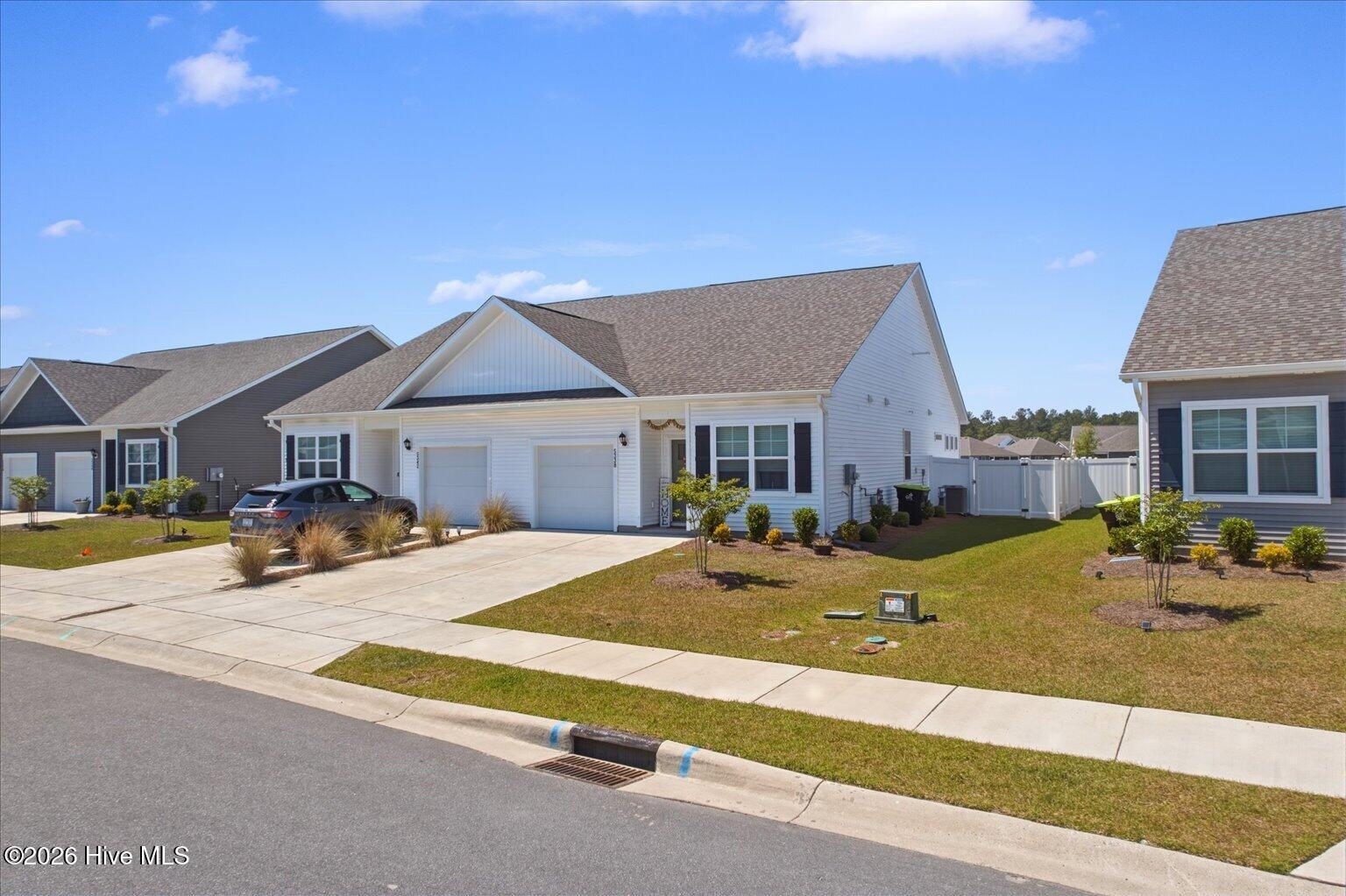 100568001 | Photo 41