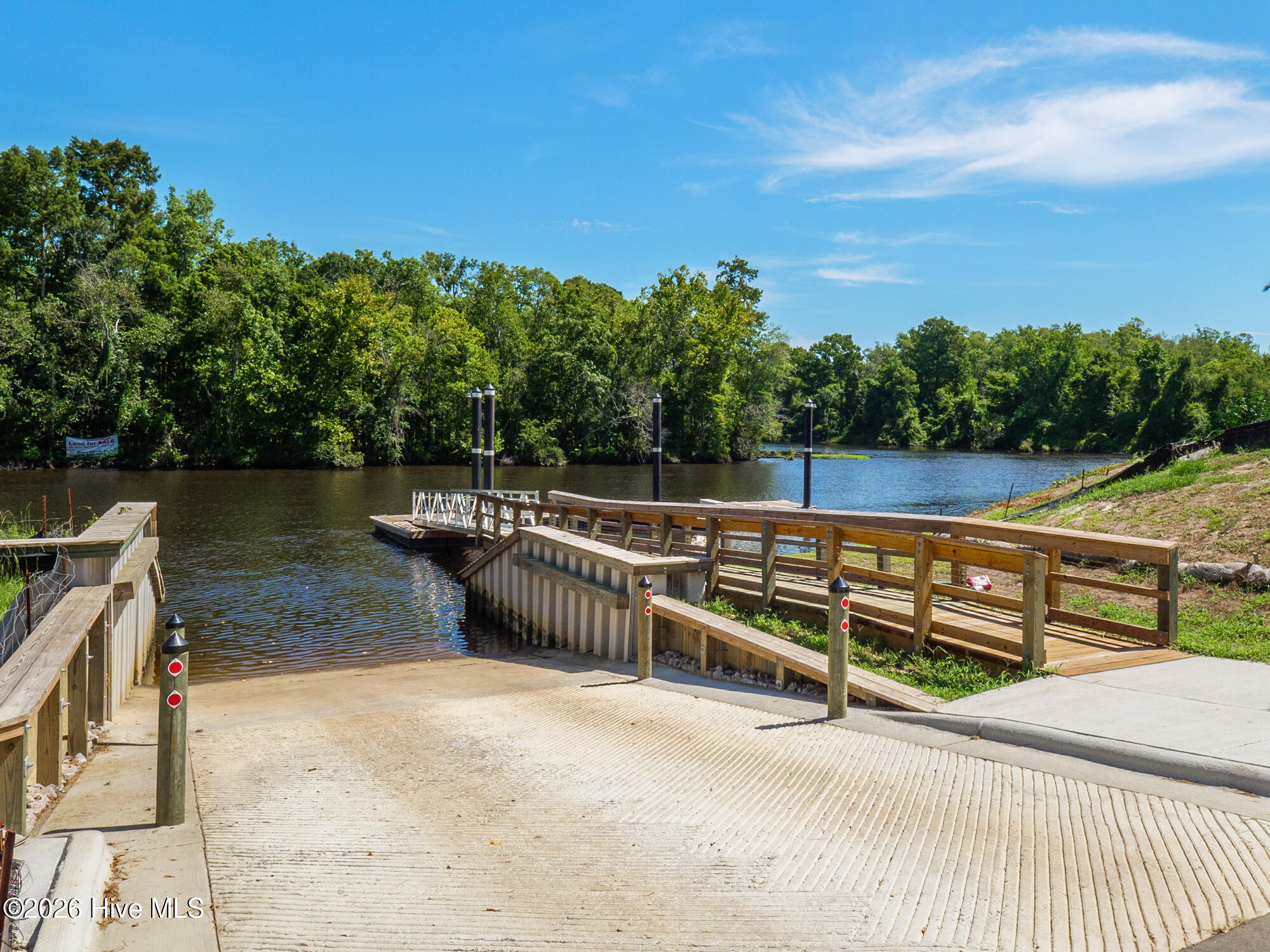 100567855 | Photo 83