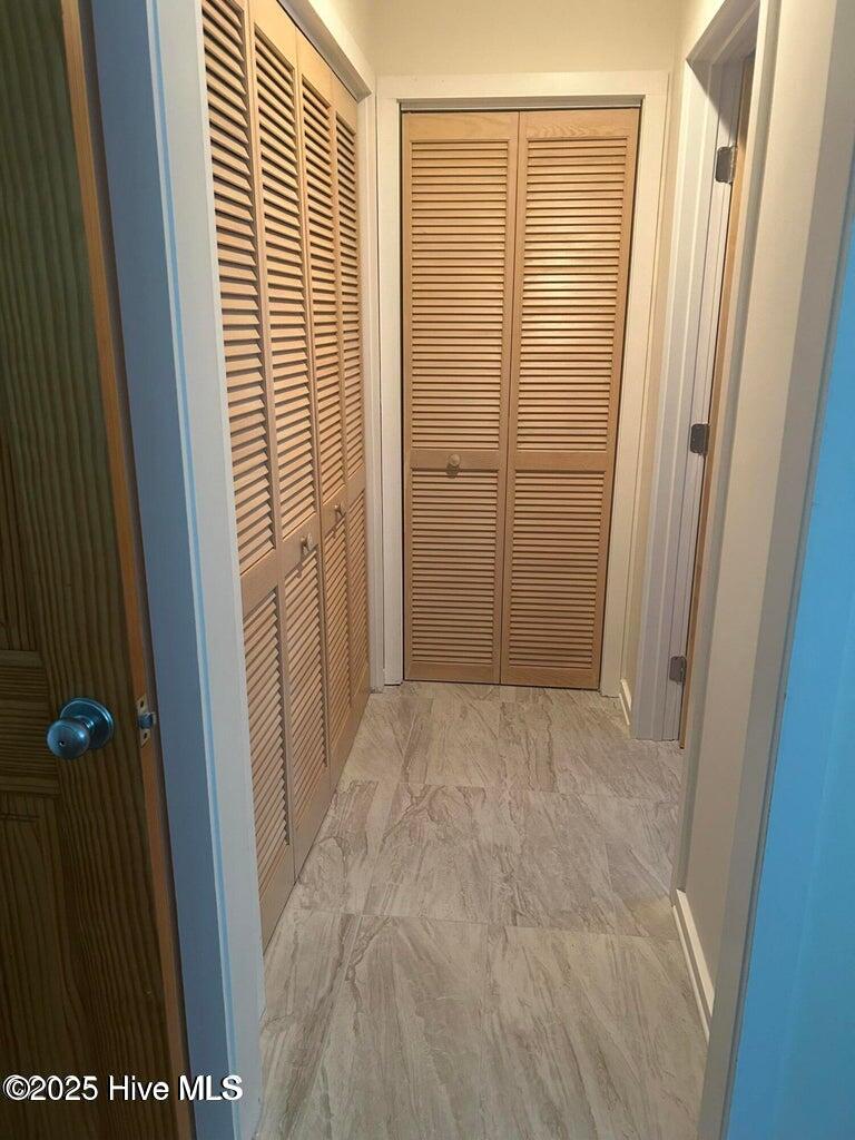 100529389 | Photo 43