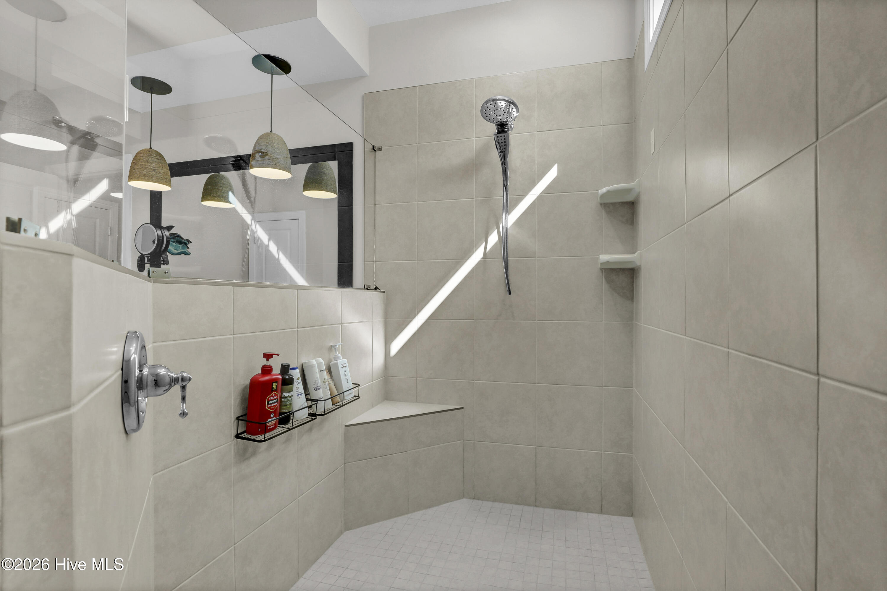 100550923 | Photo 16