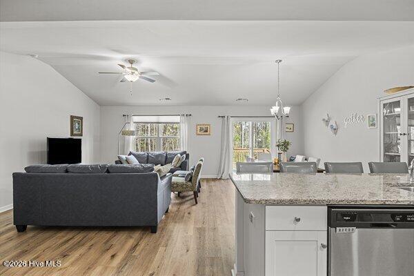 100561159 | Photo 22