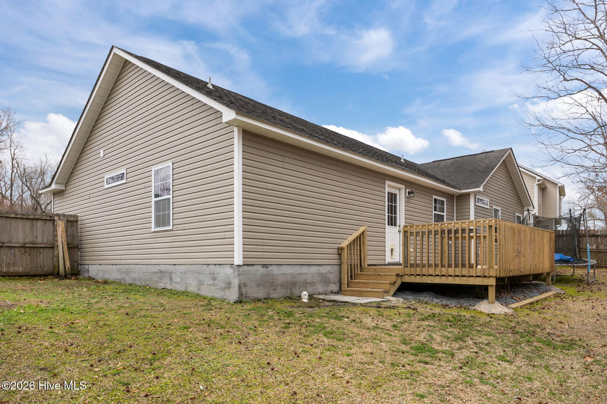 100557959 | Photo 45