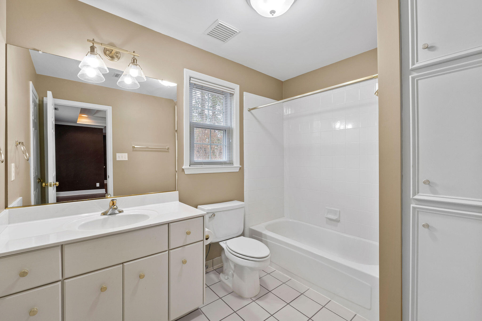 Full bath on bonus room