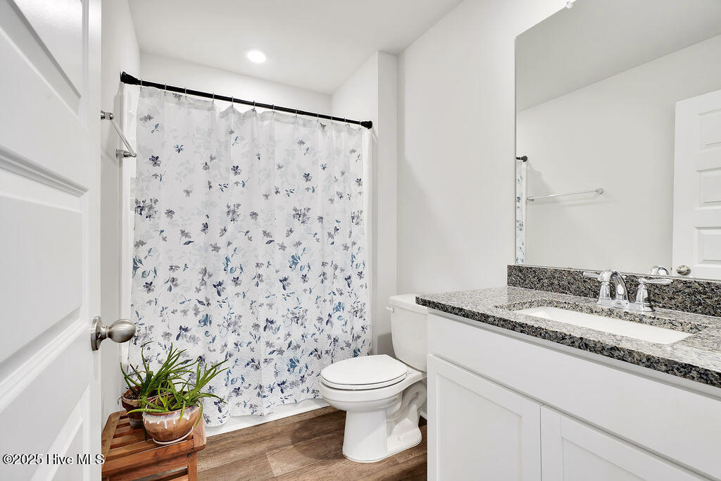 100542156 | Photo 16