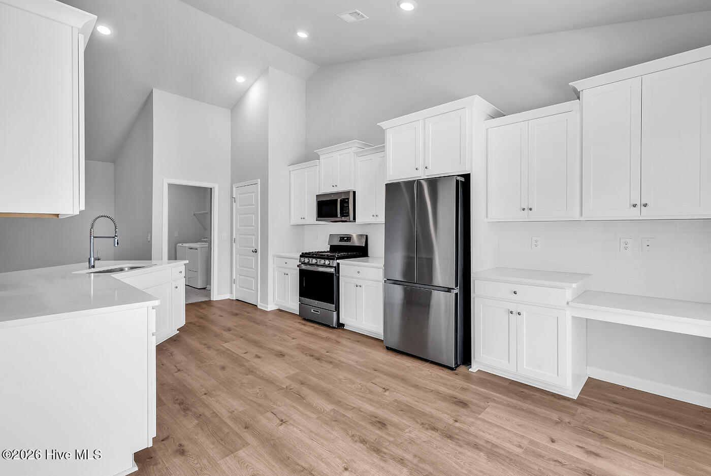 100560005 | Photo 15